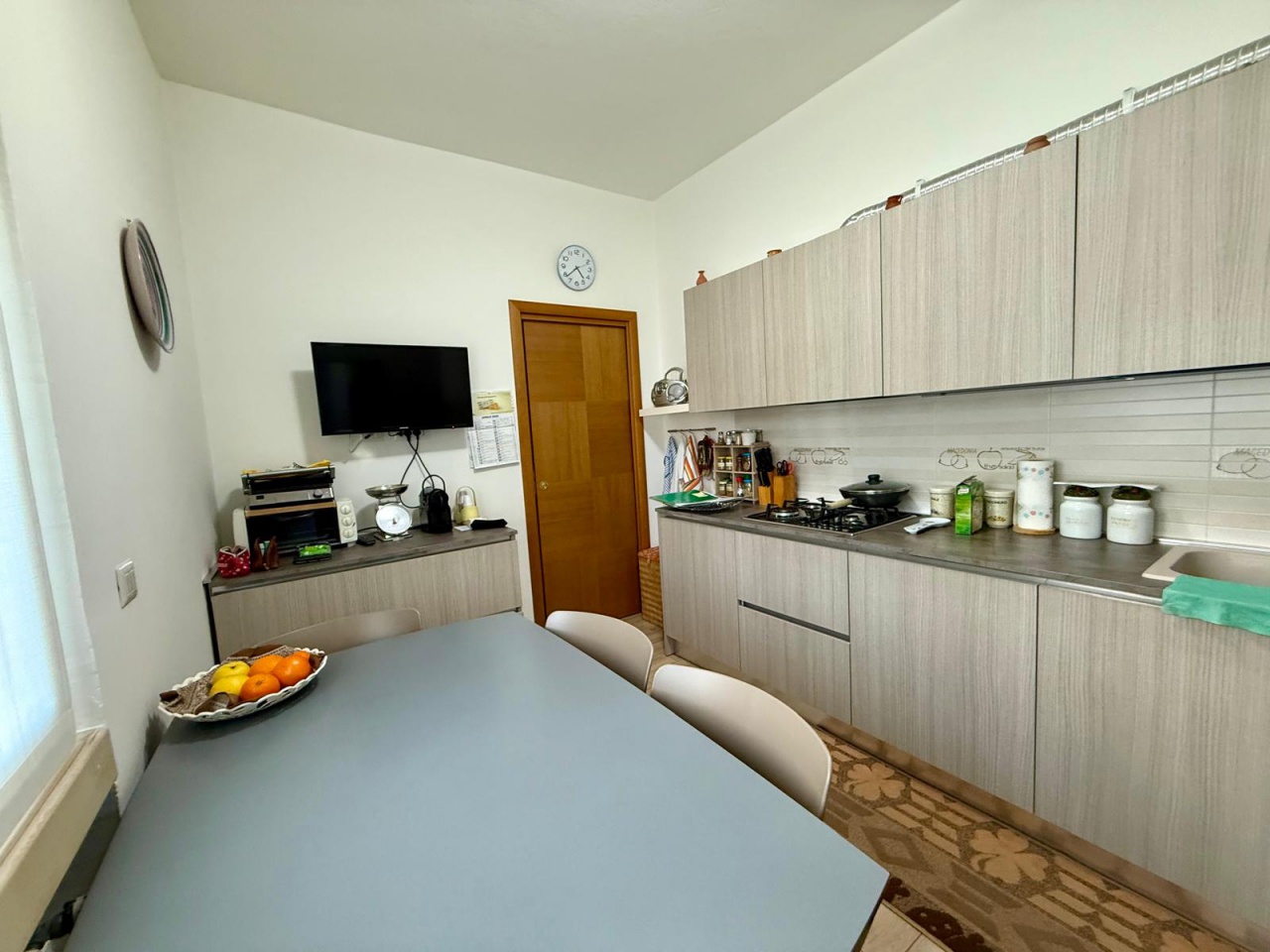 Trilocale con box in diaz, Opera