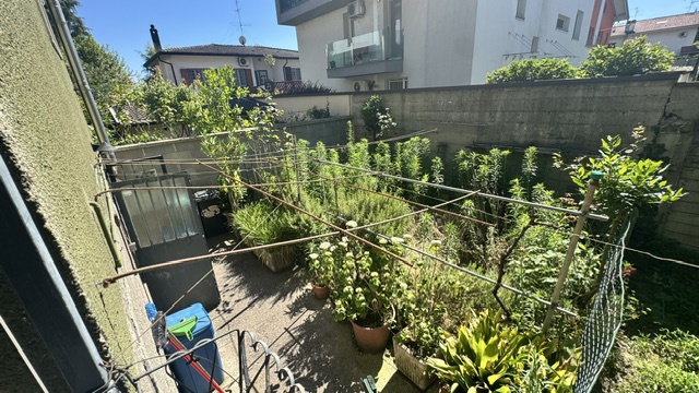 Casa indipendente con giardino a Opera