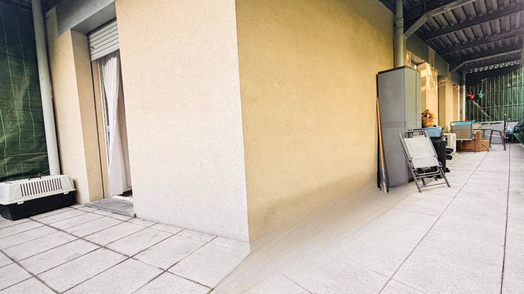 Trilocale con terrazzo in via giovanni pezzotti, Milano
