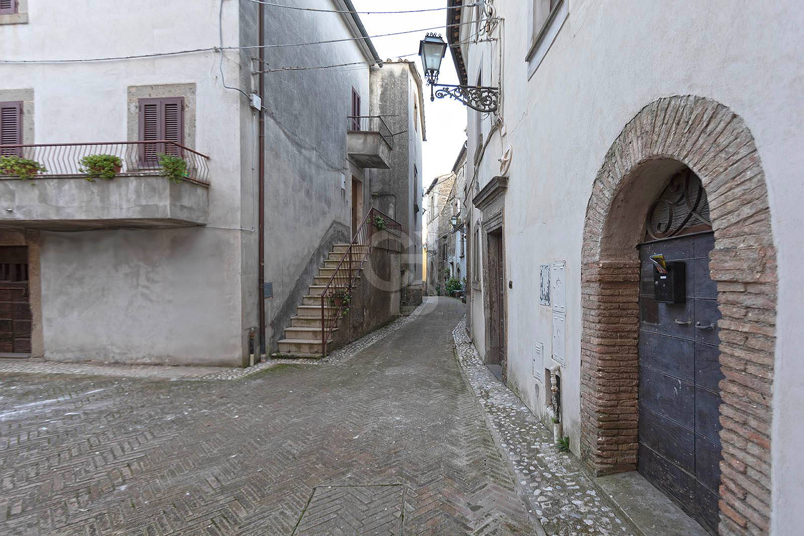 Appartamento indipendente in vendita a Bomarzo