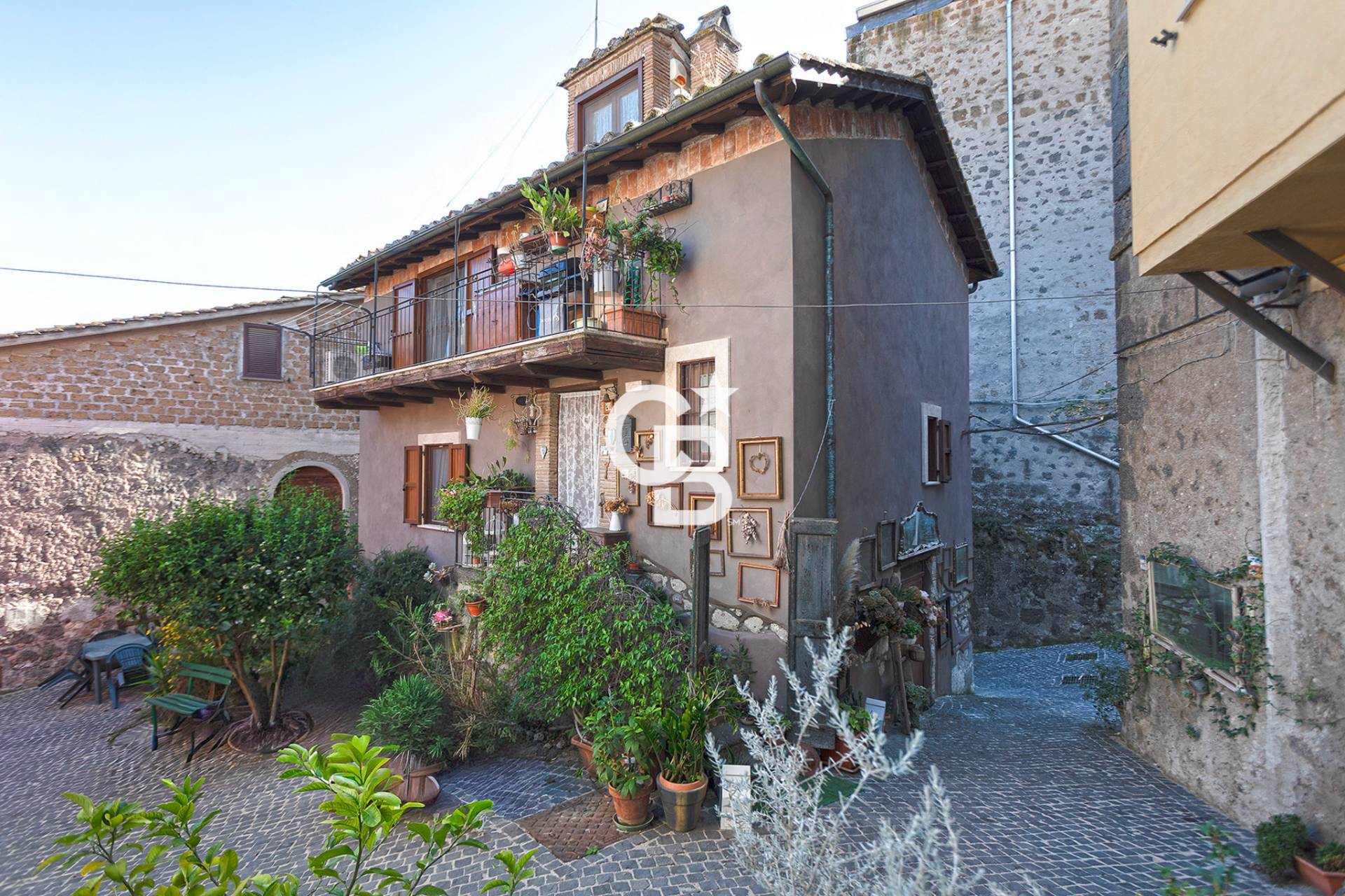 Casa indipendente in vendita a Carbognano, centrale