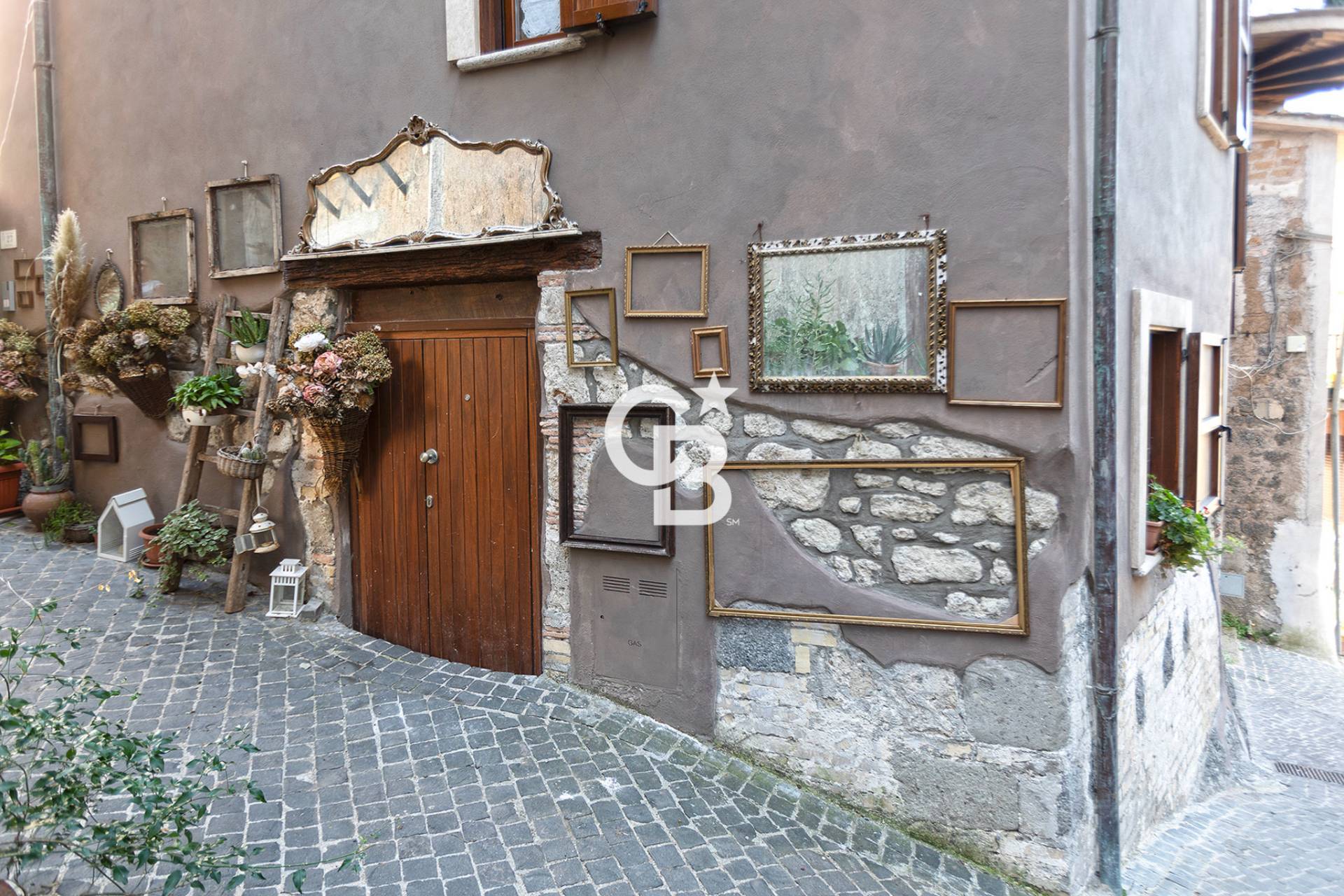 Casa indipendente in vendita a Carbognano, centrale