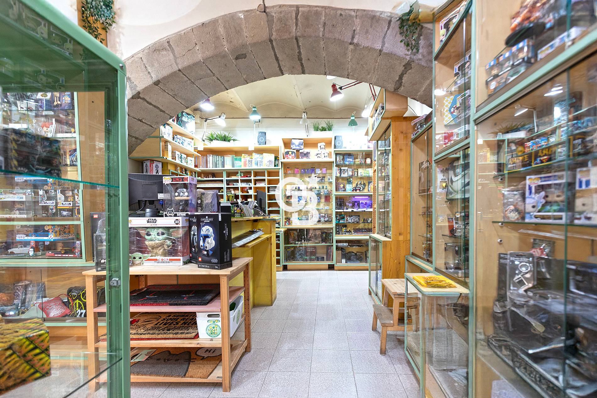 Locale commerciale in affitto a Viterbo, Centro