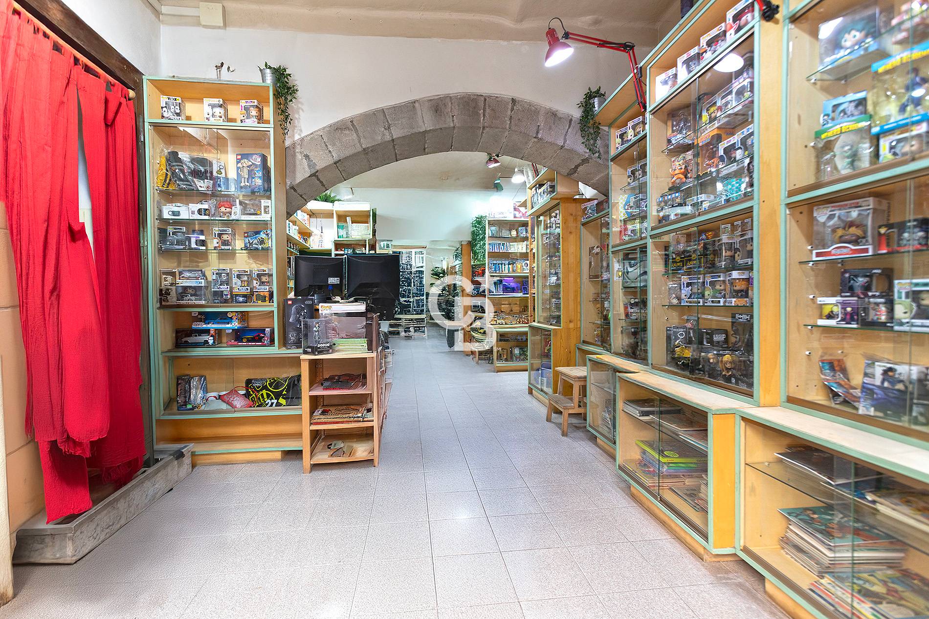 Locale commerciale in affitto a Viterbo, Centro