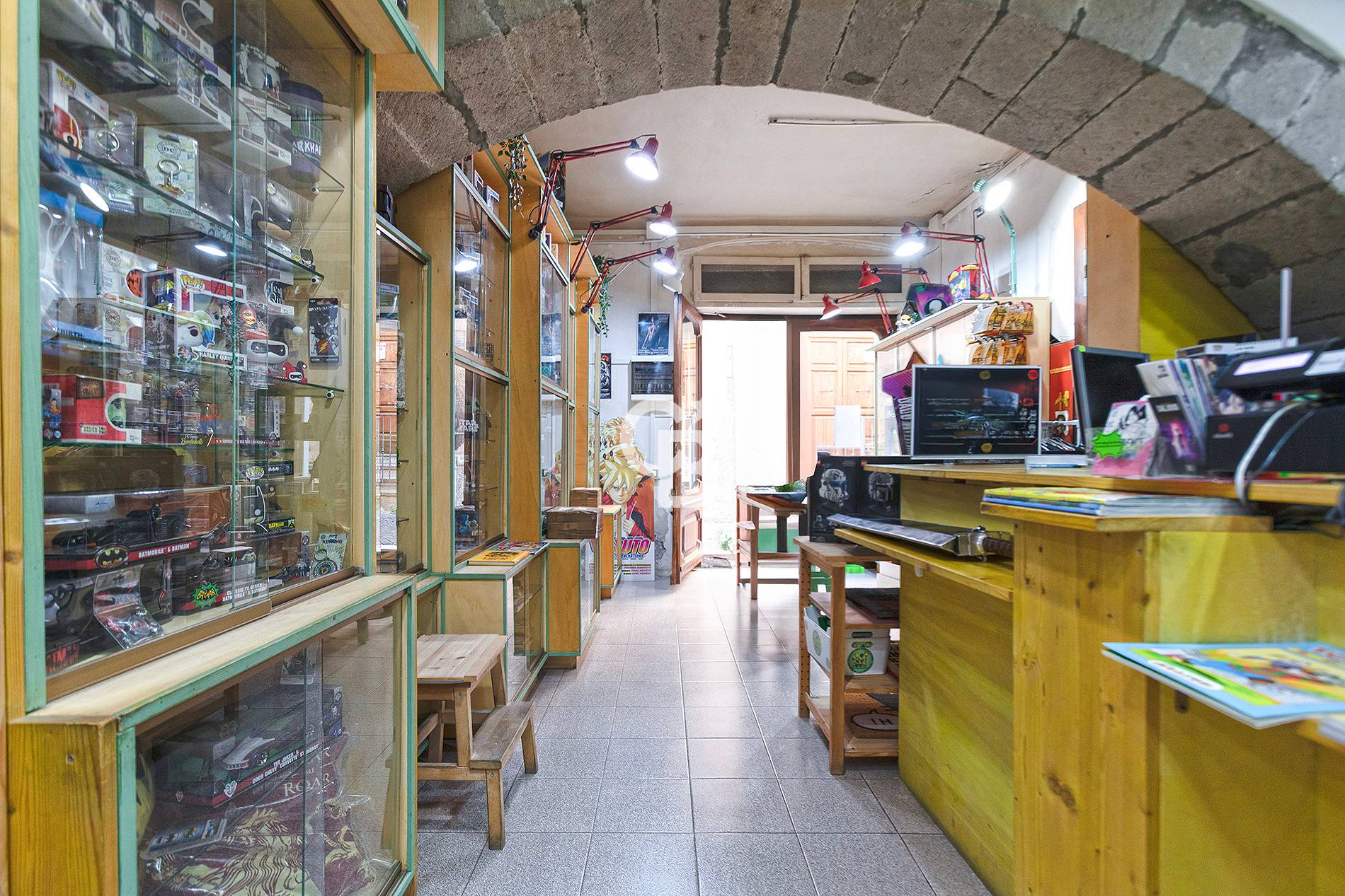 Locale commerciale in affitto a Viterbo, Centro