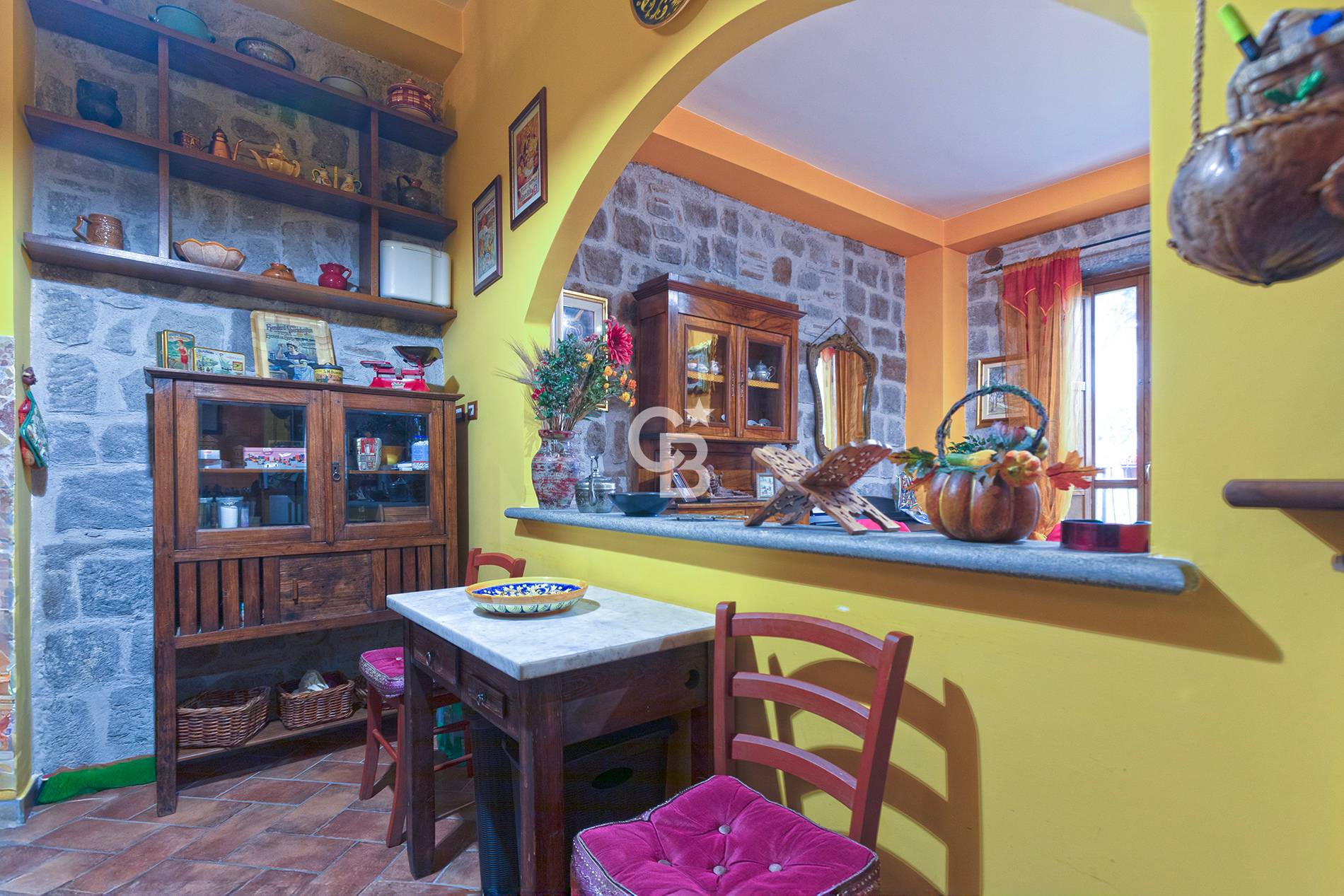 Appartamento indipendente in vendita a Viterbo, Centro