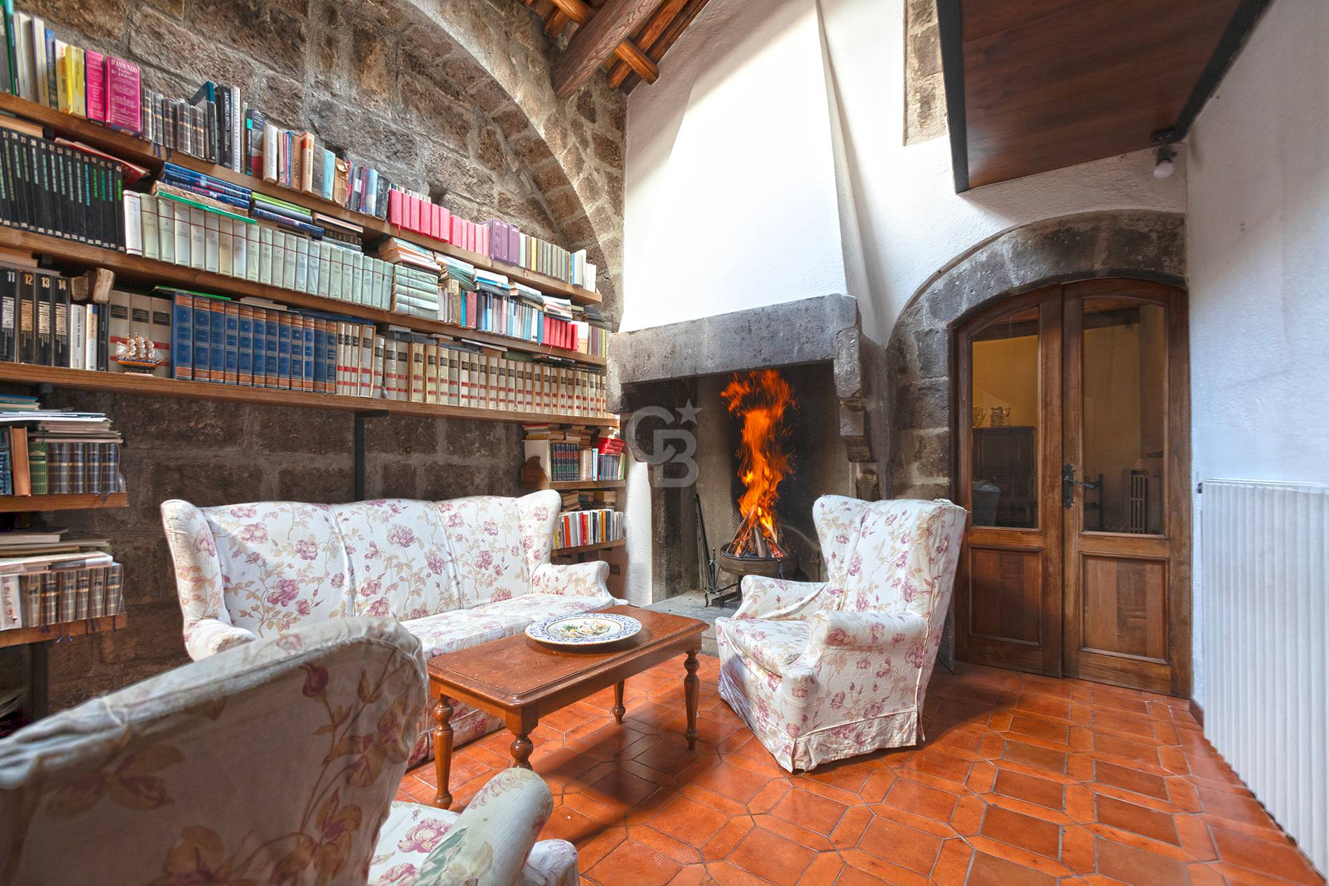 Appartamento indipendente in vendita a Viterbo, Centro