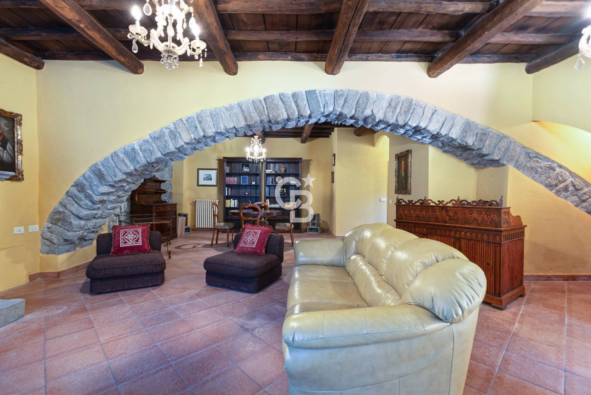 Appartamento indipendente in vendita a Viterbo, Centro