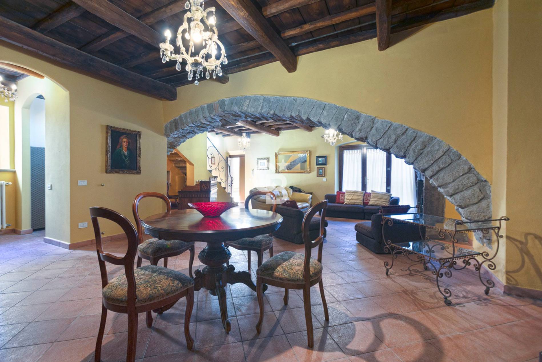 Appartamento indipendente in vendita a Viterbo, Centro