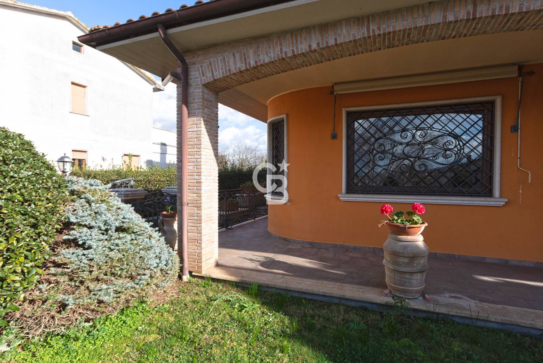 Villa bifamiliare in vendita a Marta