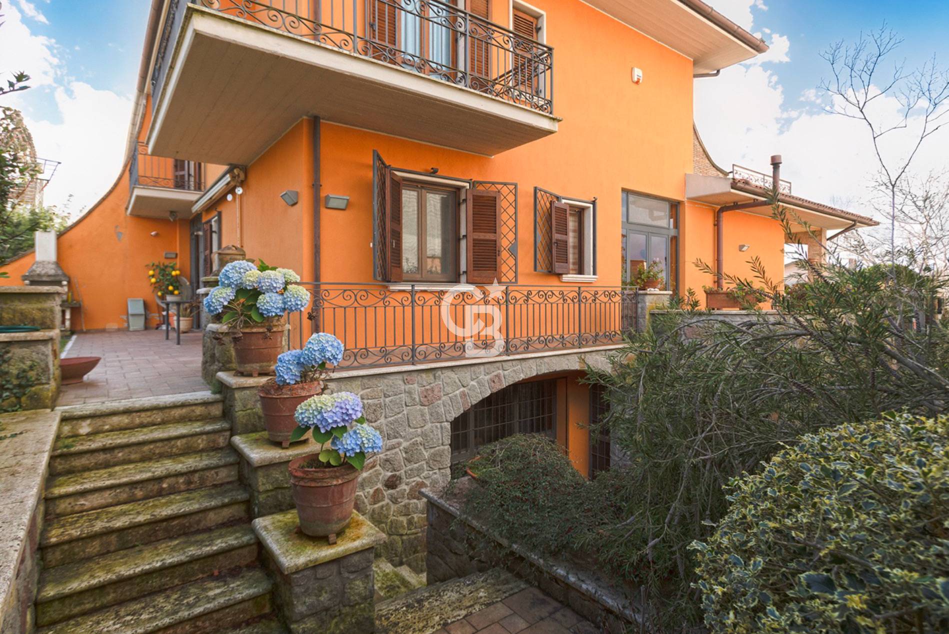 Villa bifamiliare in vendita a Marta