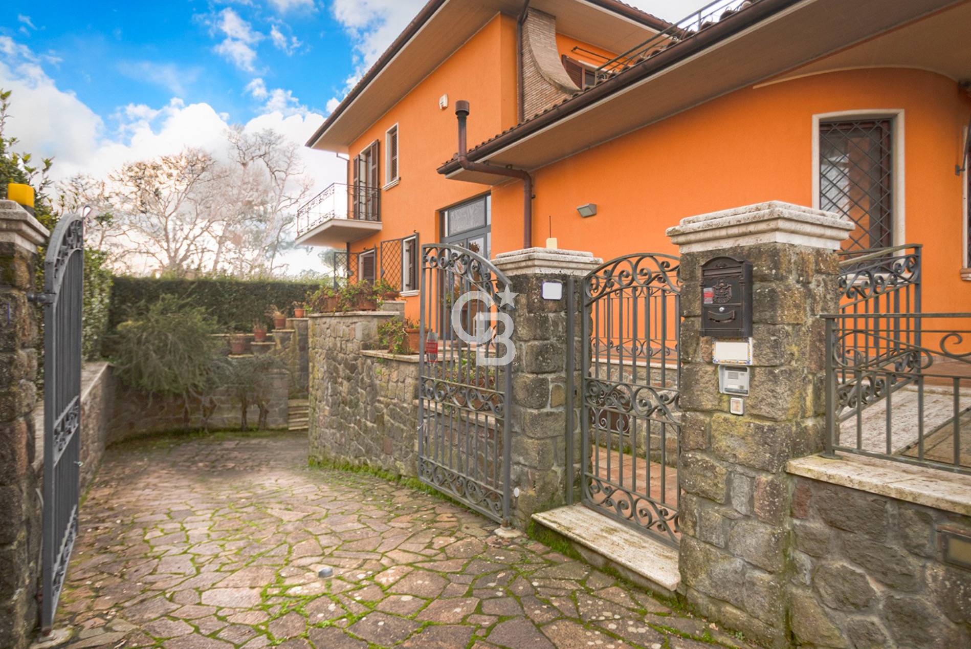 Villa bifamiliare in vendita a Marta