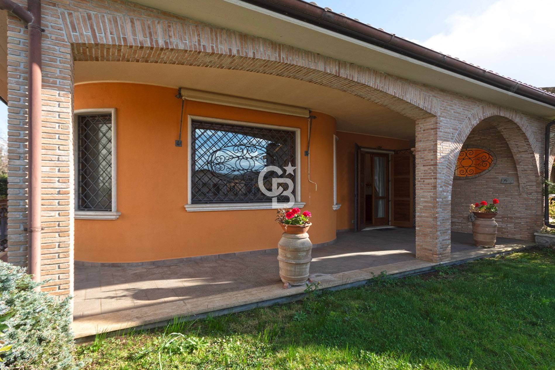 Villa bifamiliare in vendita a Marta