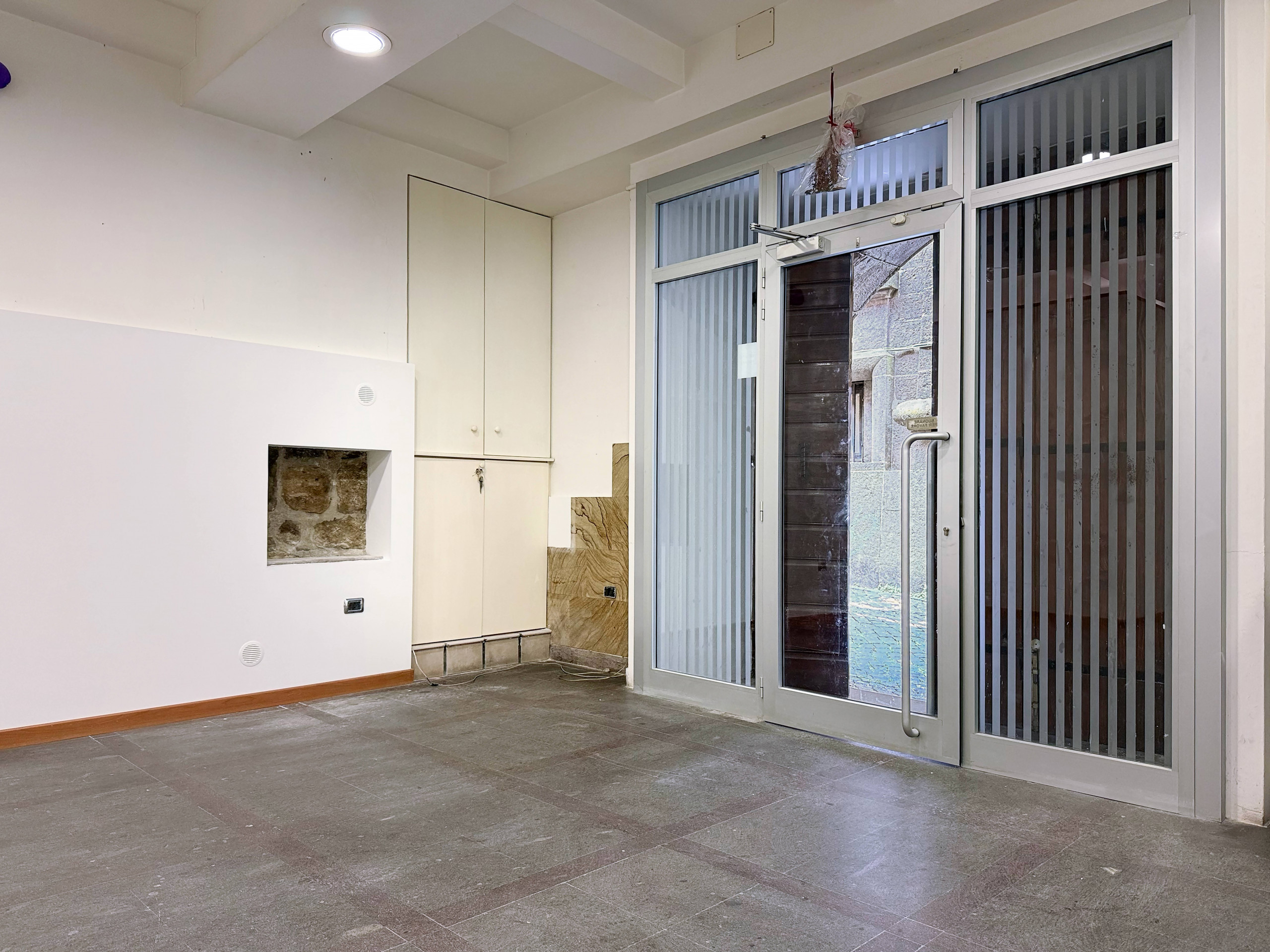 Locale commerciale in affitto a Viterbo, Centro