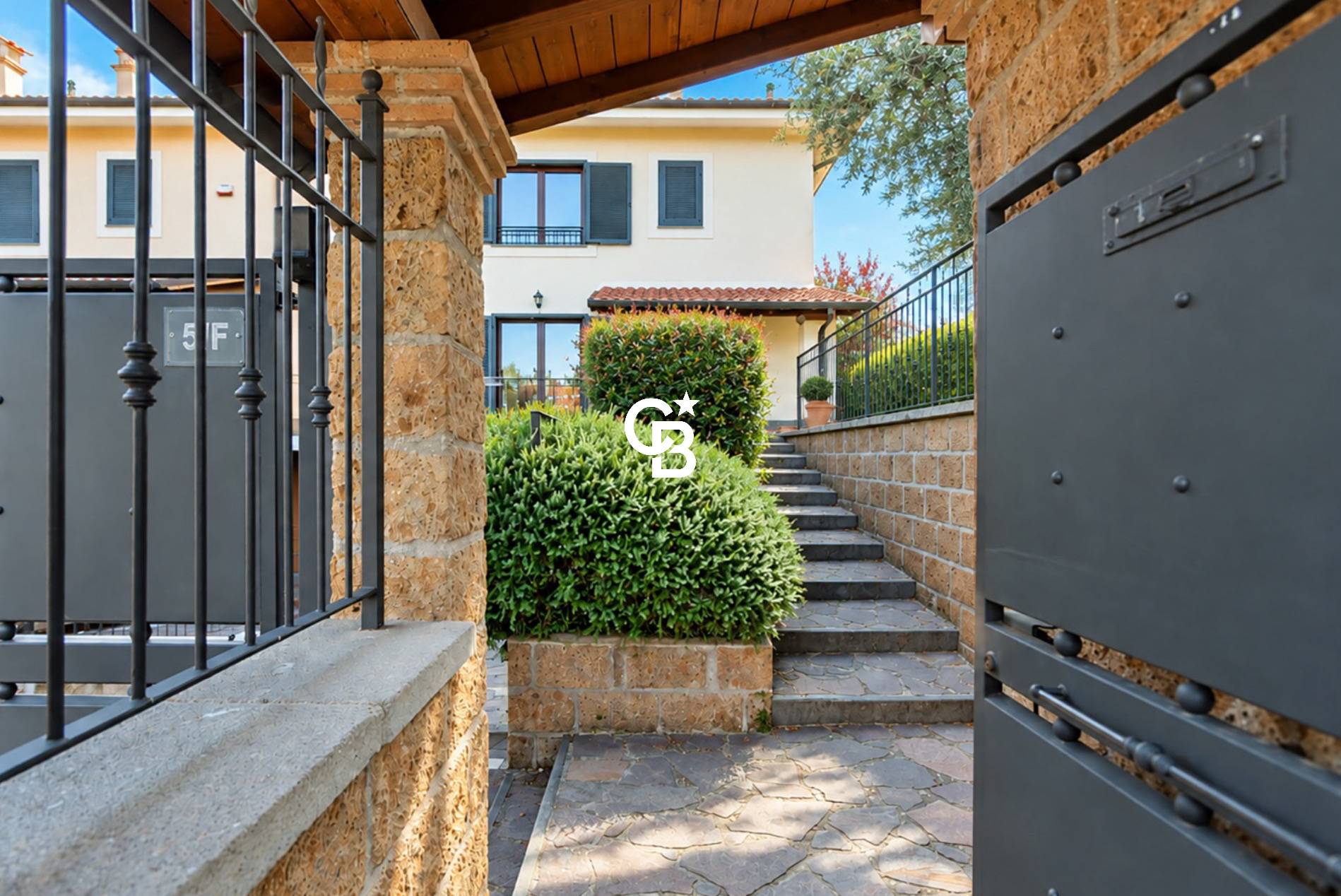Villa bifamiliare in vendita a Viterbo, La Quercia