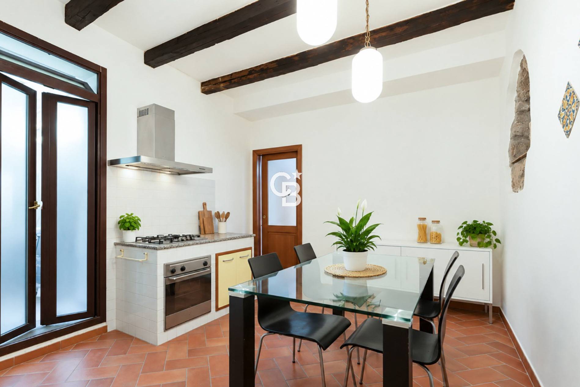 Appartamento indipendente in vendita a Viterbo, Centro