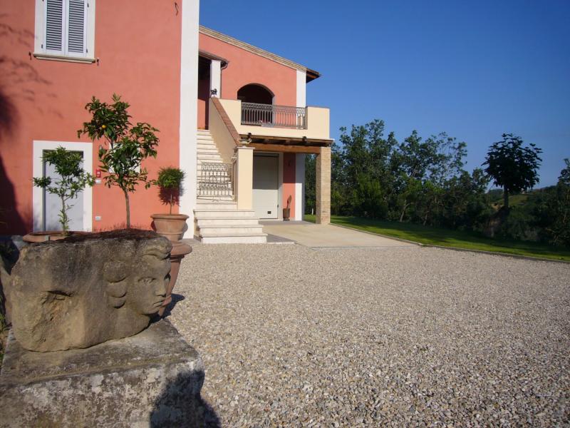 Villa in vendita a Ascoli Piceno, Montadamo