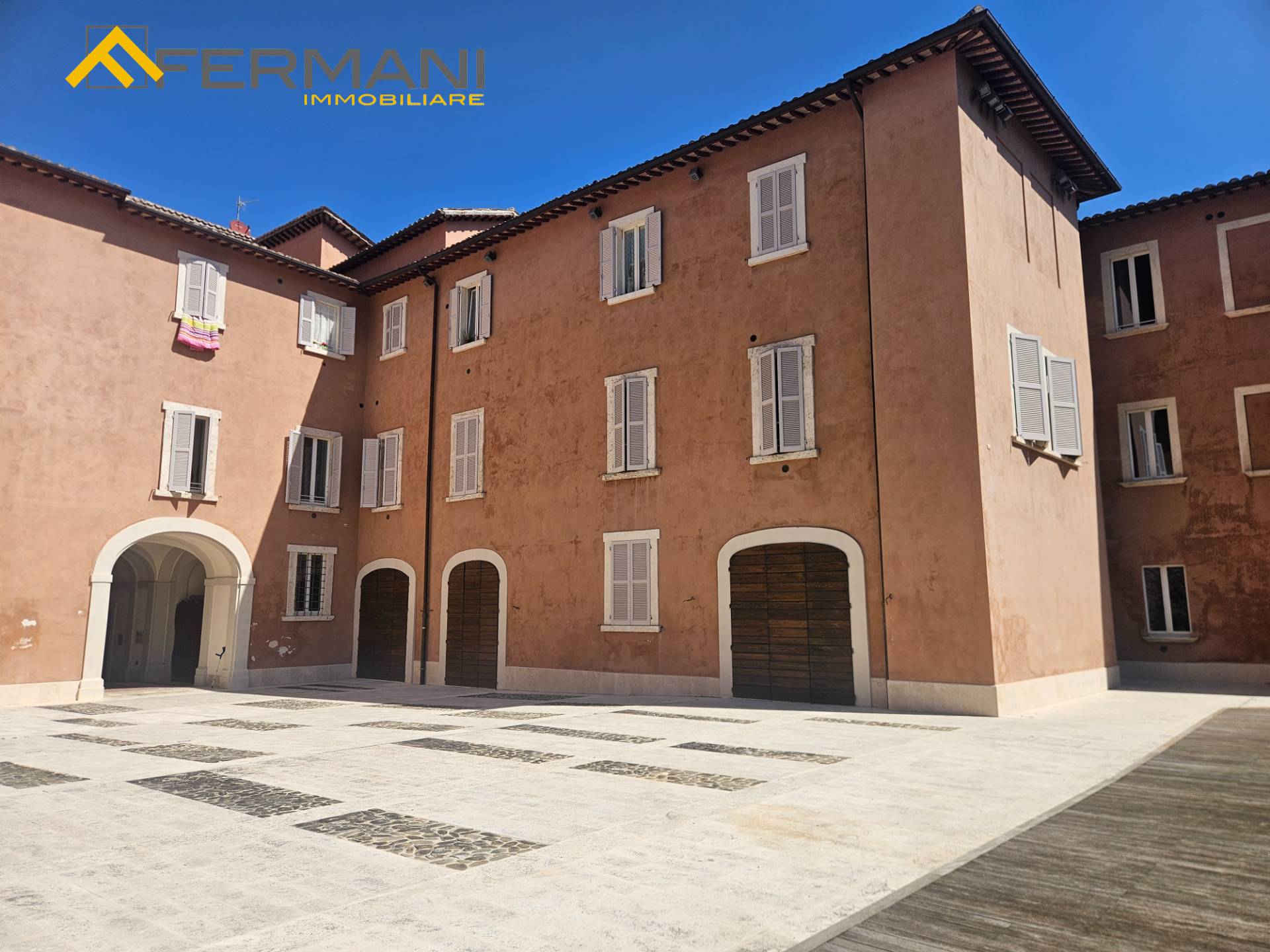 negozio in affitto a Ascoli Piceno, Centro Storico
