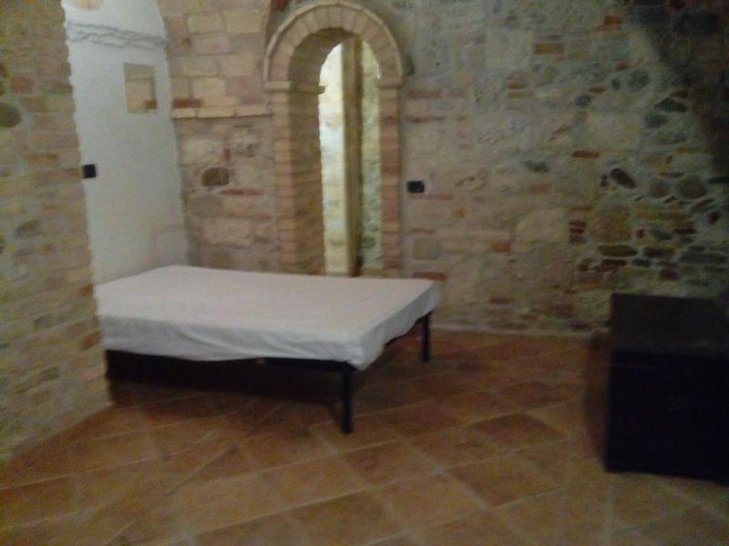 locale laboratorio in vendita a Ascoli Piceno, Centro Storico