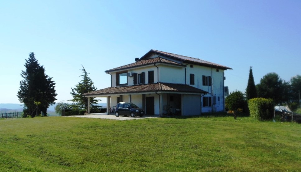 Villa in vendita a Appignano del Tronto