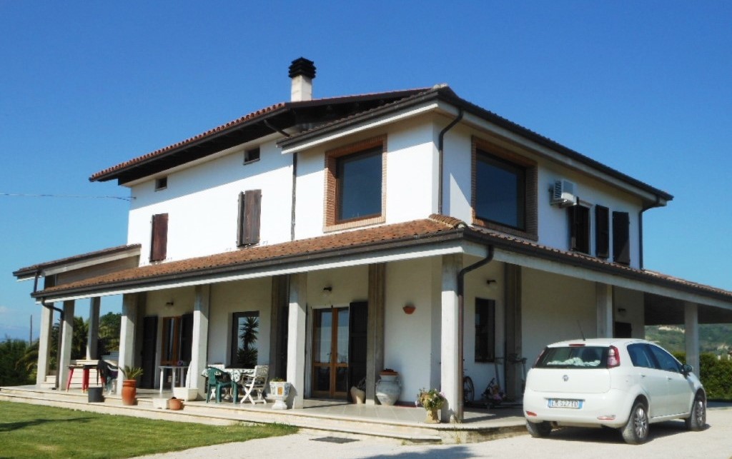 Villa in vendita a Appignano del Tronto