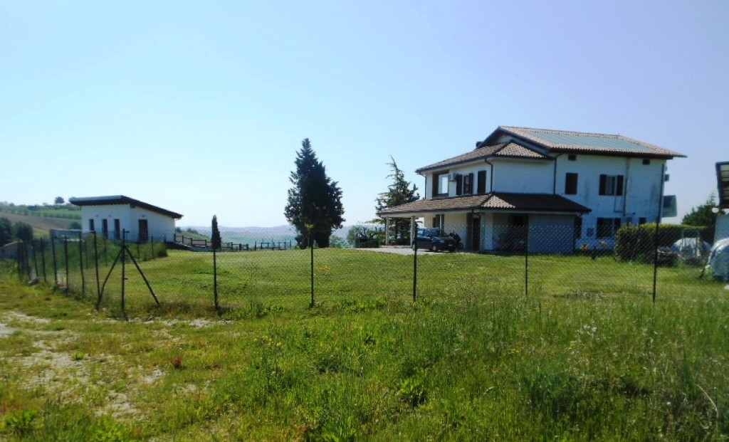 Villa in vendita a Appignano del Tronto