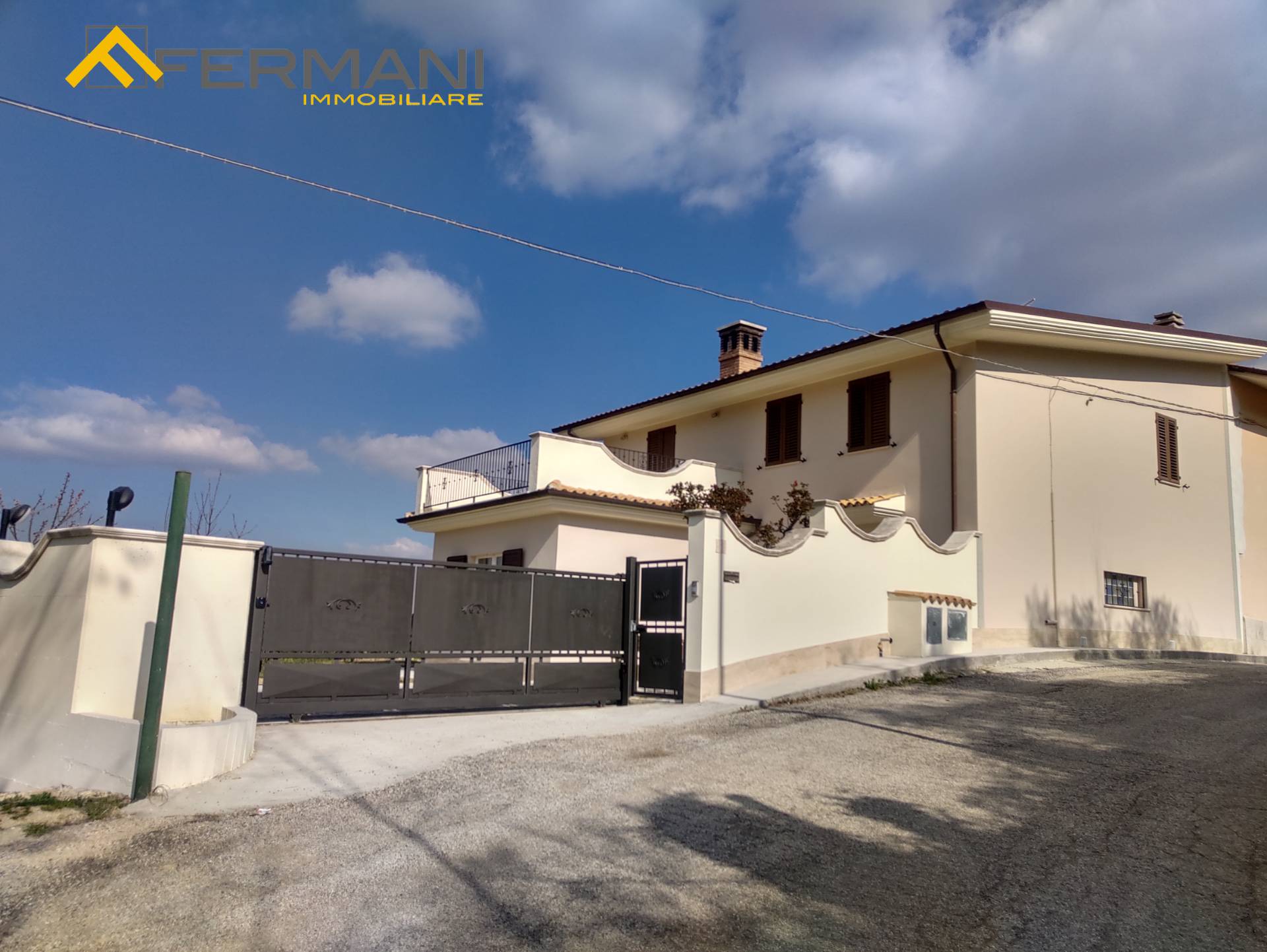 Villa in vendita a Ascoli Piceno, Monticelli Alto