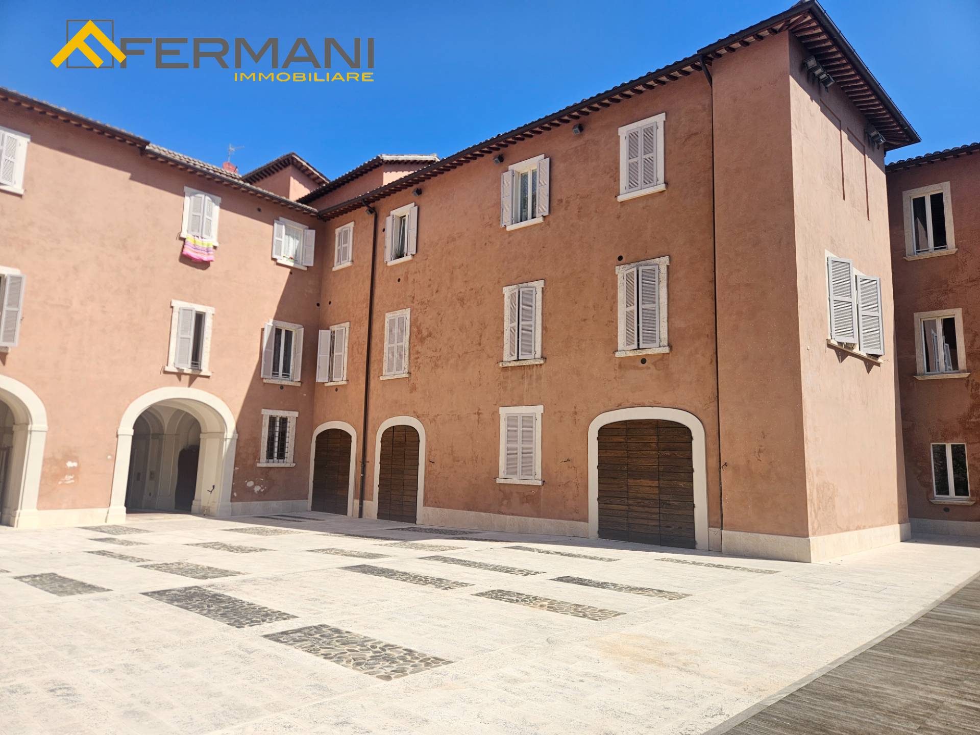 negozio in affitto a Ascoli Piceno, Centro Storico