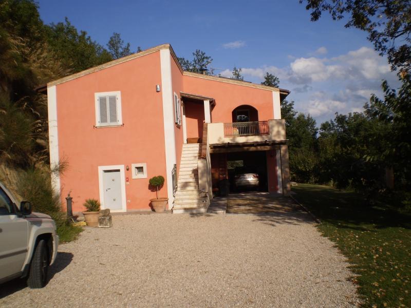 Villa in vendita a Ascoli Piceno, Montadamo