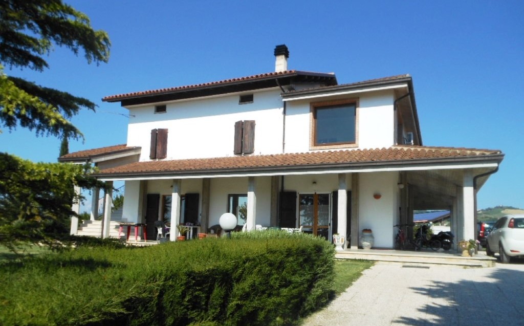 Villa in vendita a Appignano del Tronto