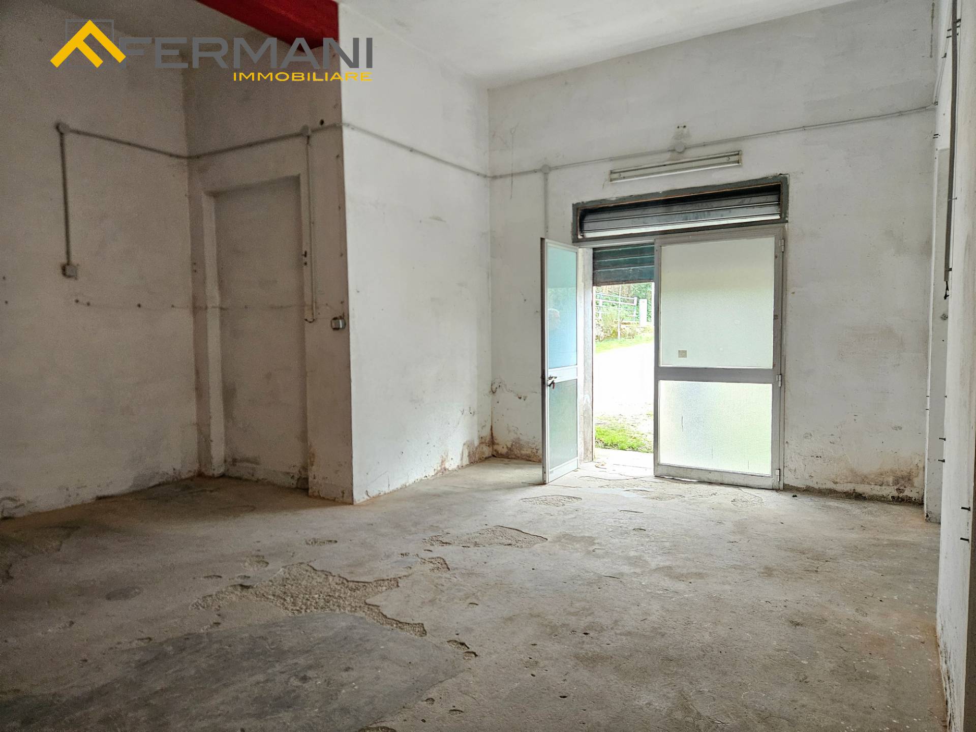 Magazzino in vendita a Ascoli Piceno, Porta Maggiore