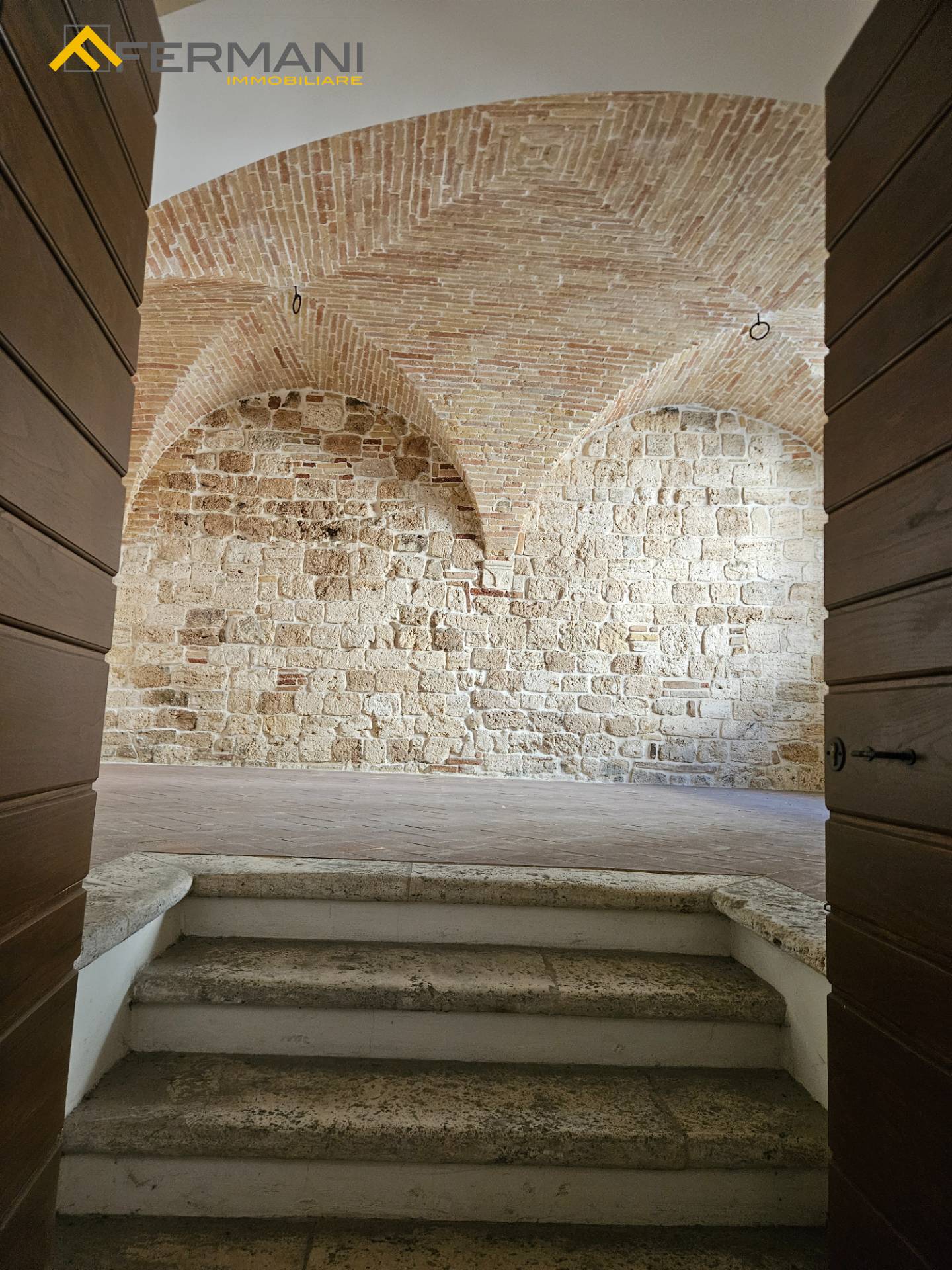 Locale commerciale in affitto a Ascoli Piceno, Centro Storico