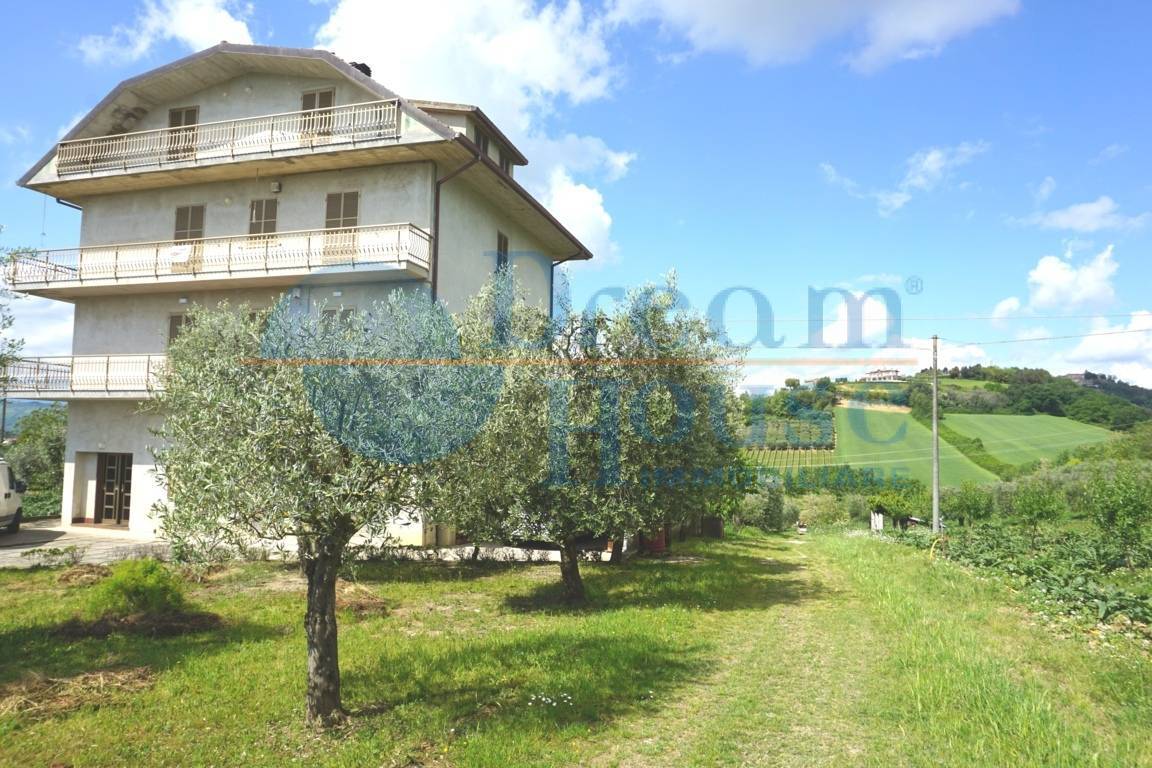 Villa in vendita a Monsampolo del Tronto