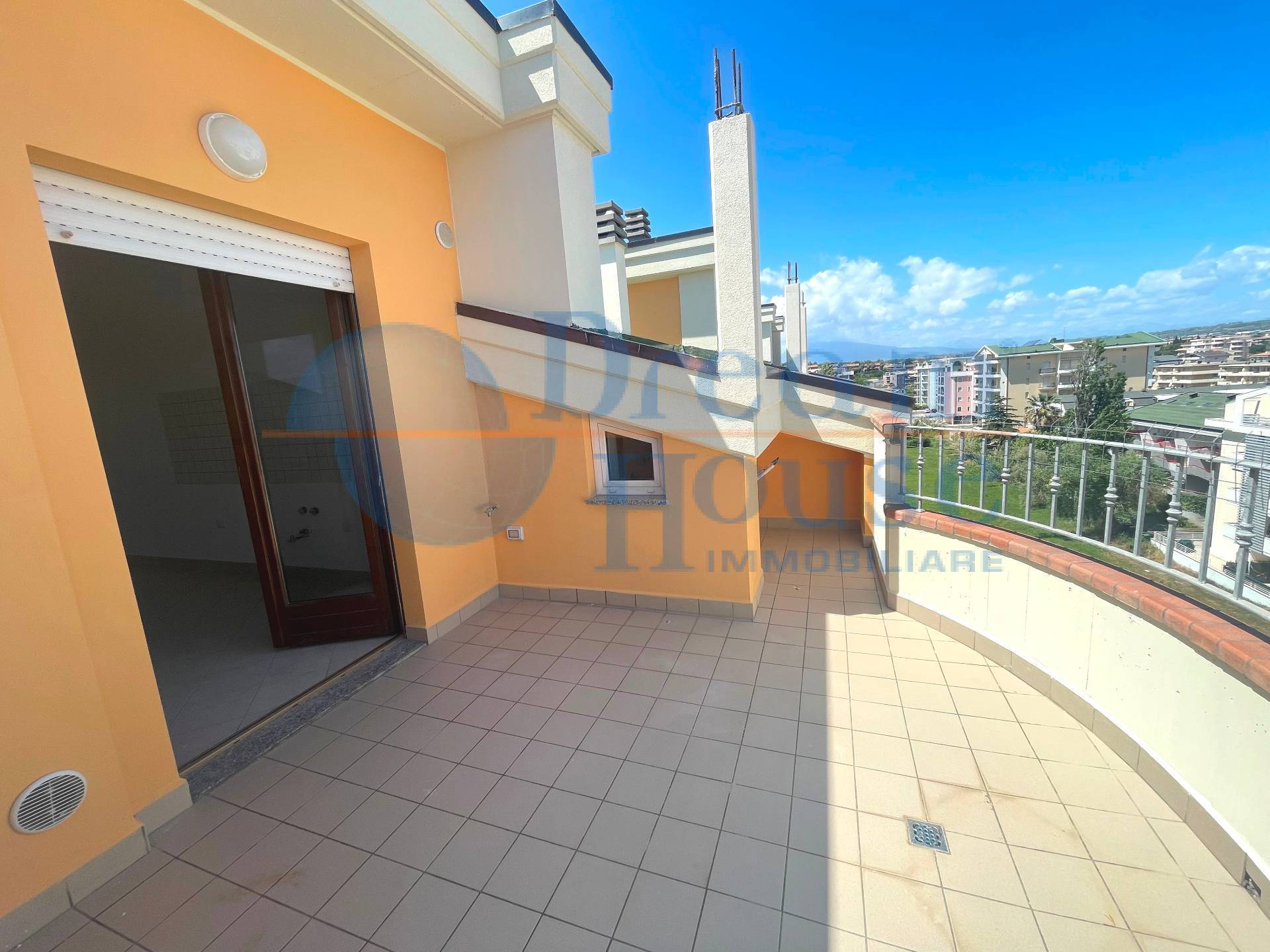 Attico/Mansarda in vendita a Alba Adriatica, Villa Fiore/Pinete