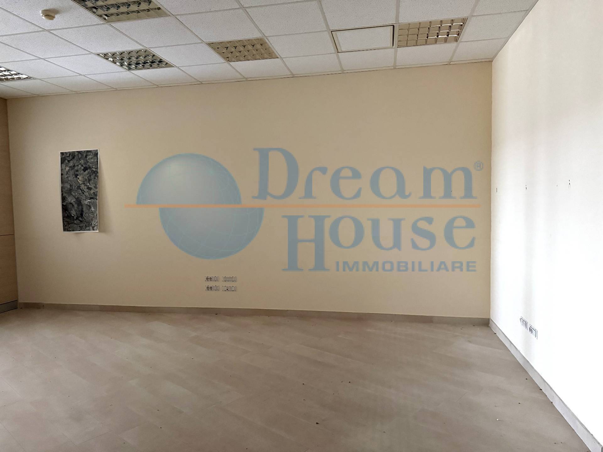 Ufficio in vendita a Notaresco