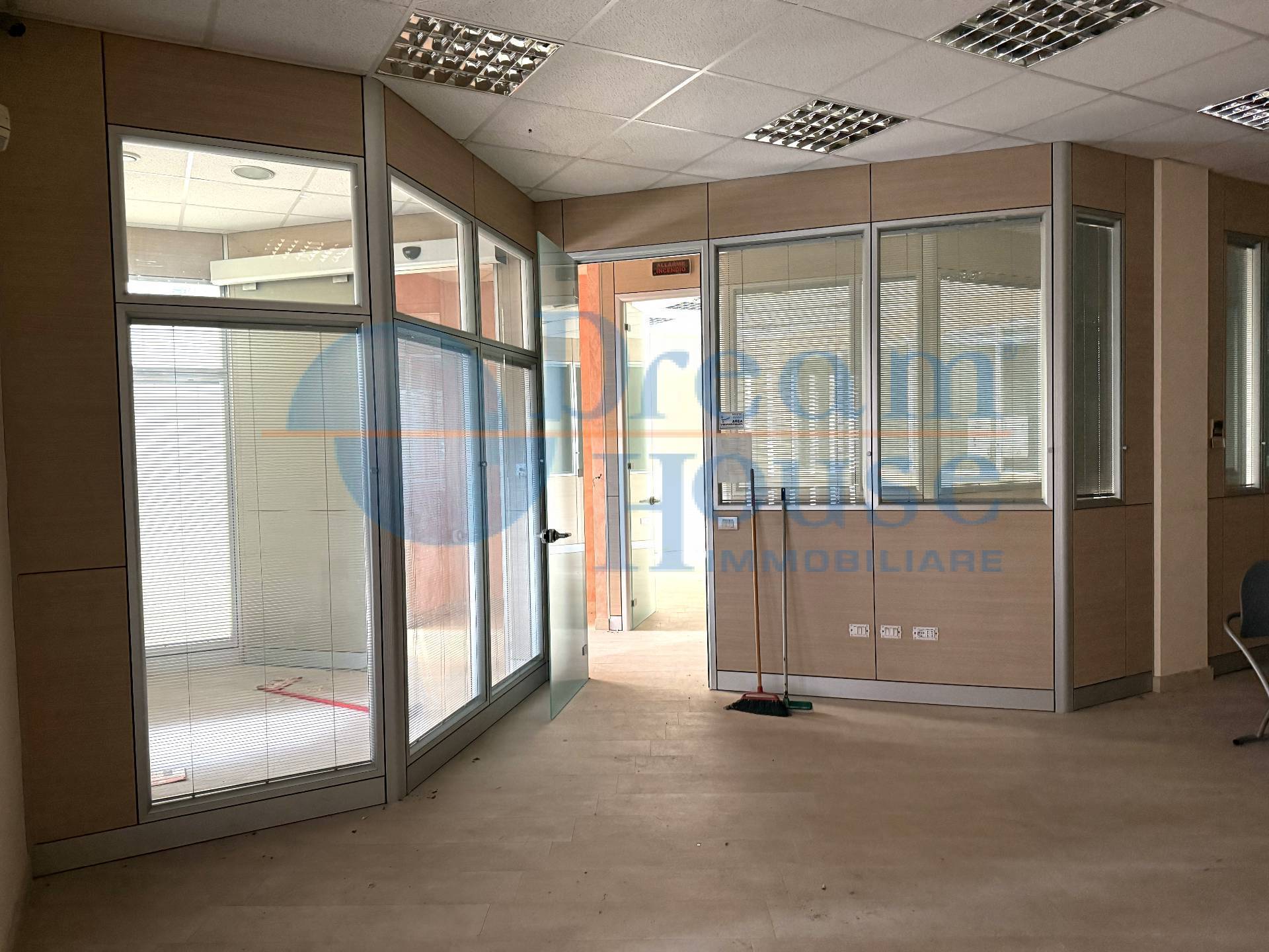 Ufficio in vendita a Notaresco