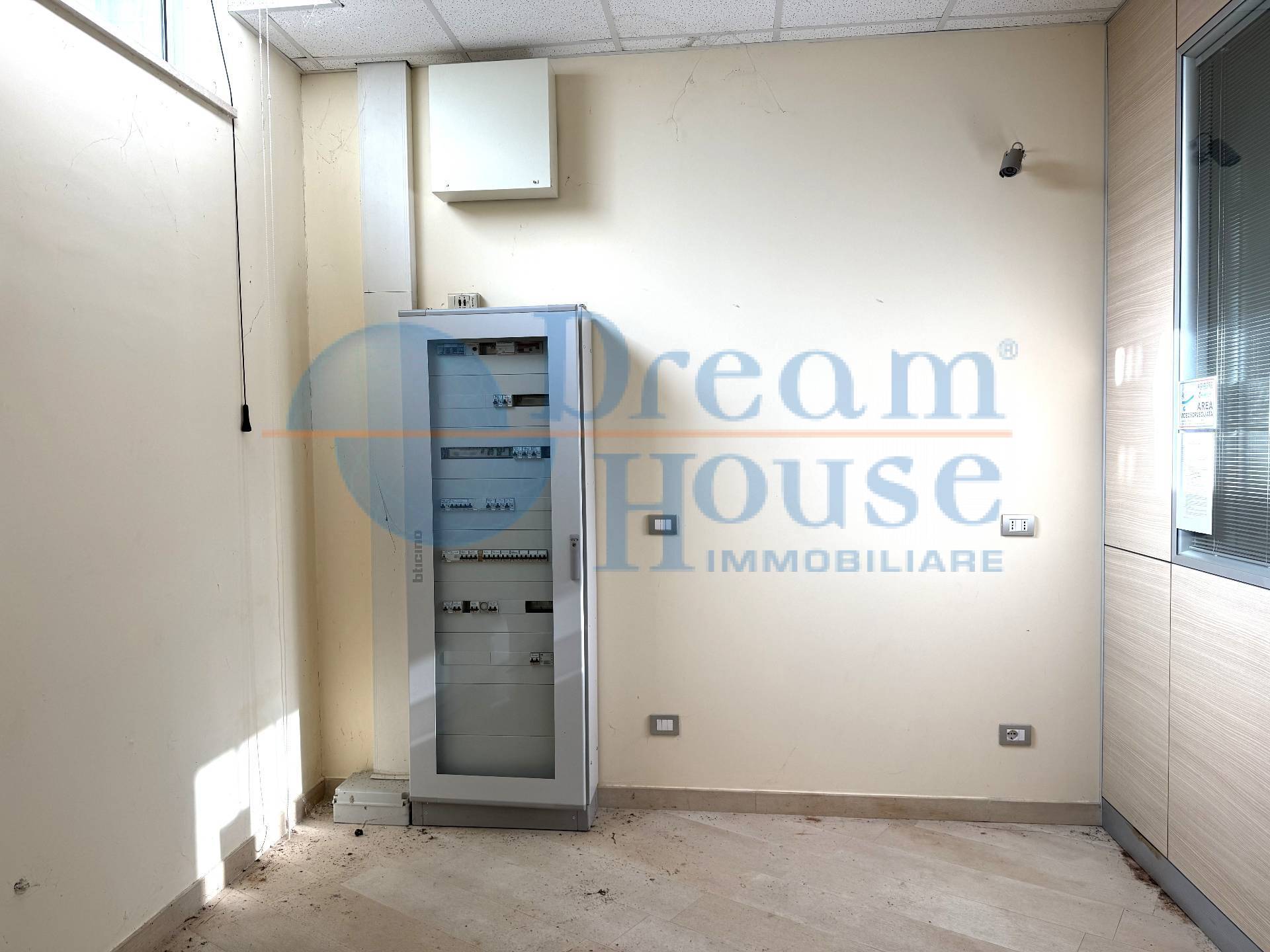 Ufficio in vendita a Notaresco