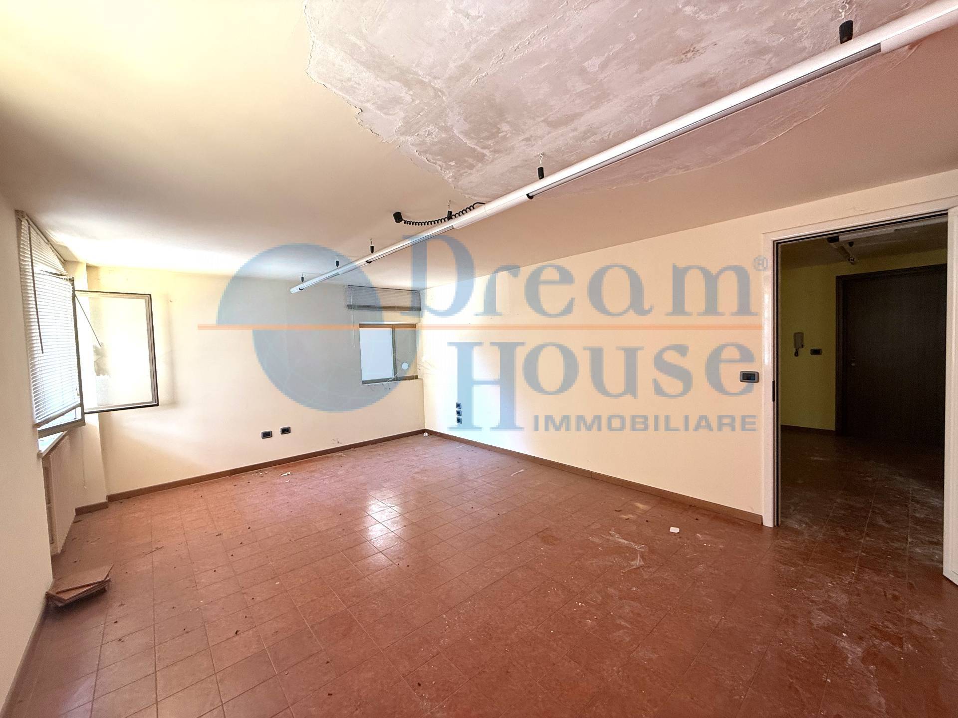 Ufficio in vendita a Teramo