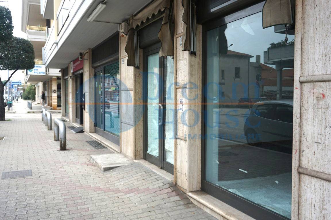 Attivit commerciale in vendita a Martinsicuro