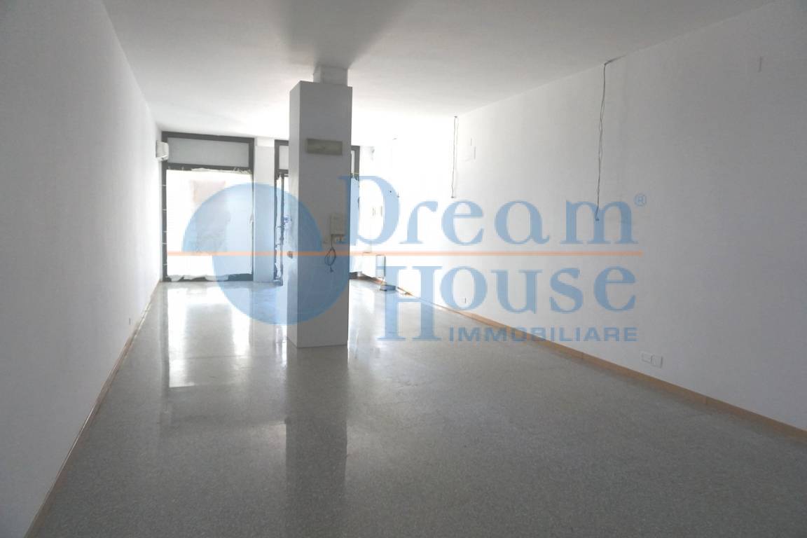 Attivit commerciale in vendita a Martinsicuro