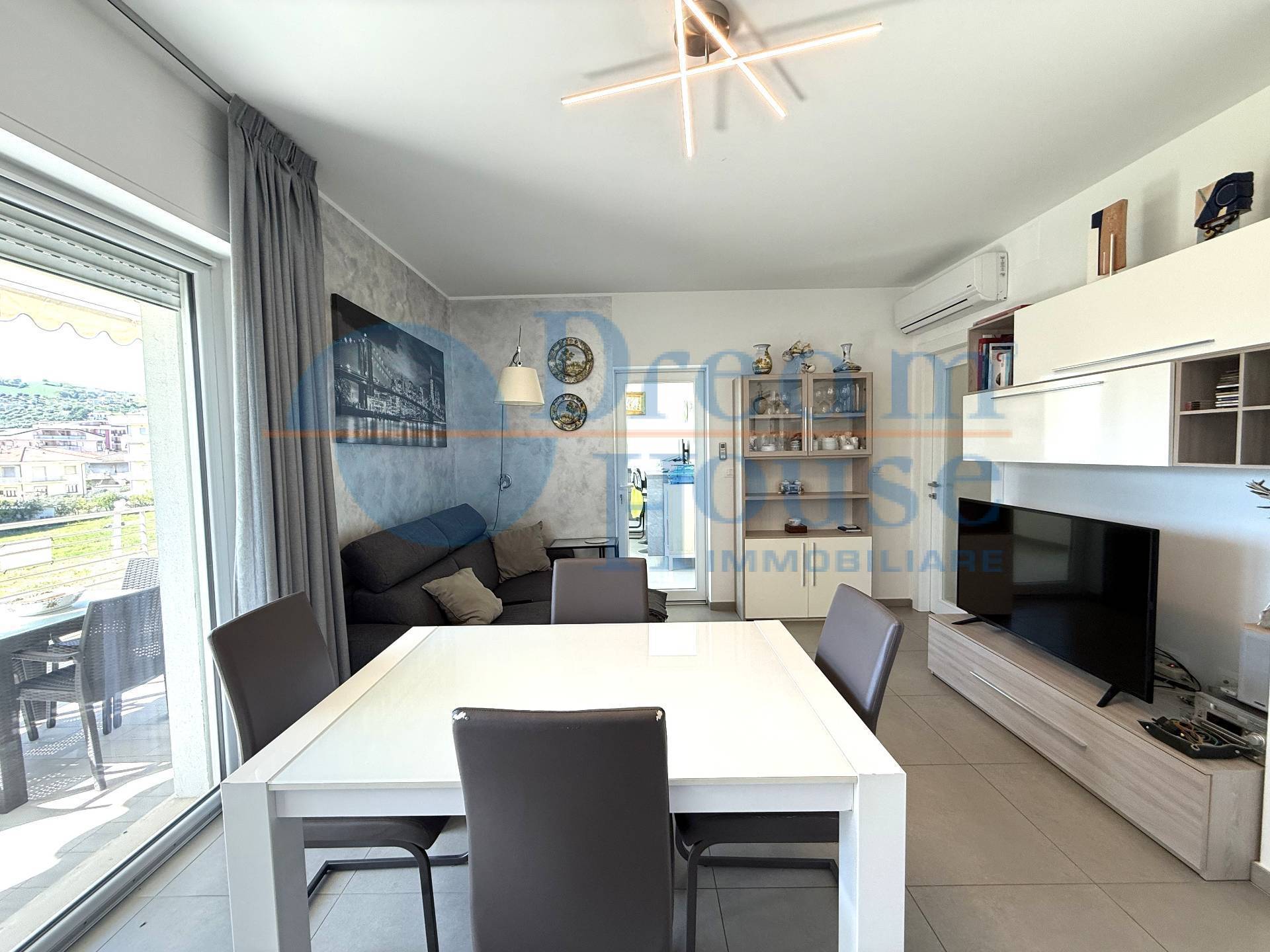 Appartamento in vendita a Alba Adriatica, Tra Via Mazzini e Via Trieste