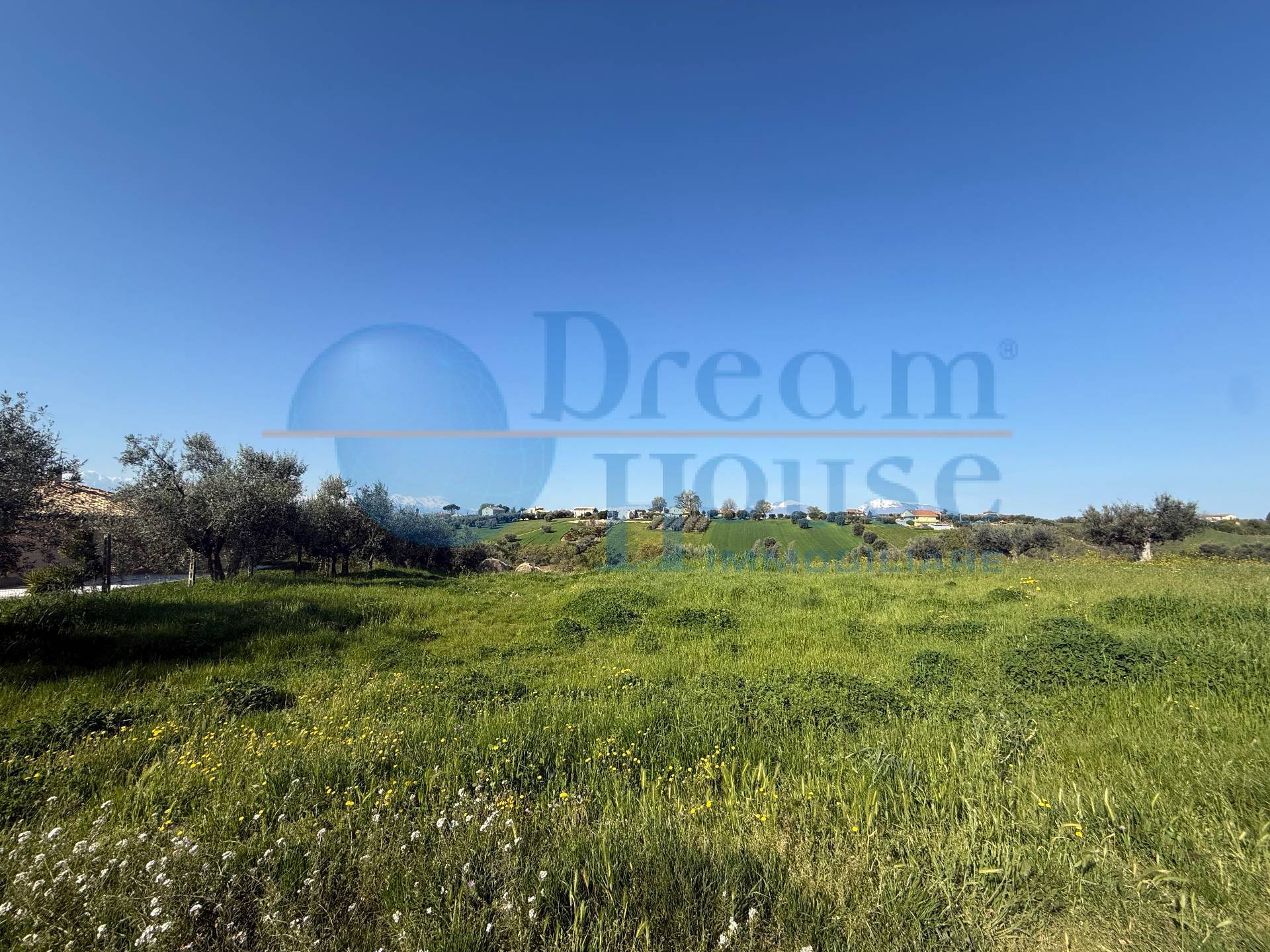 Terreno edificabile in vendita a Mosciano Sant'Angelo