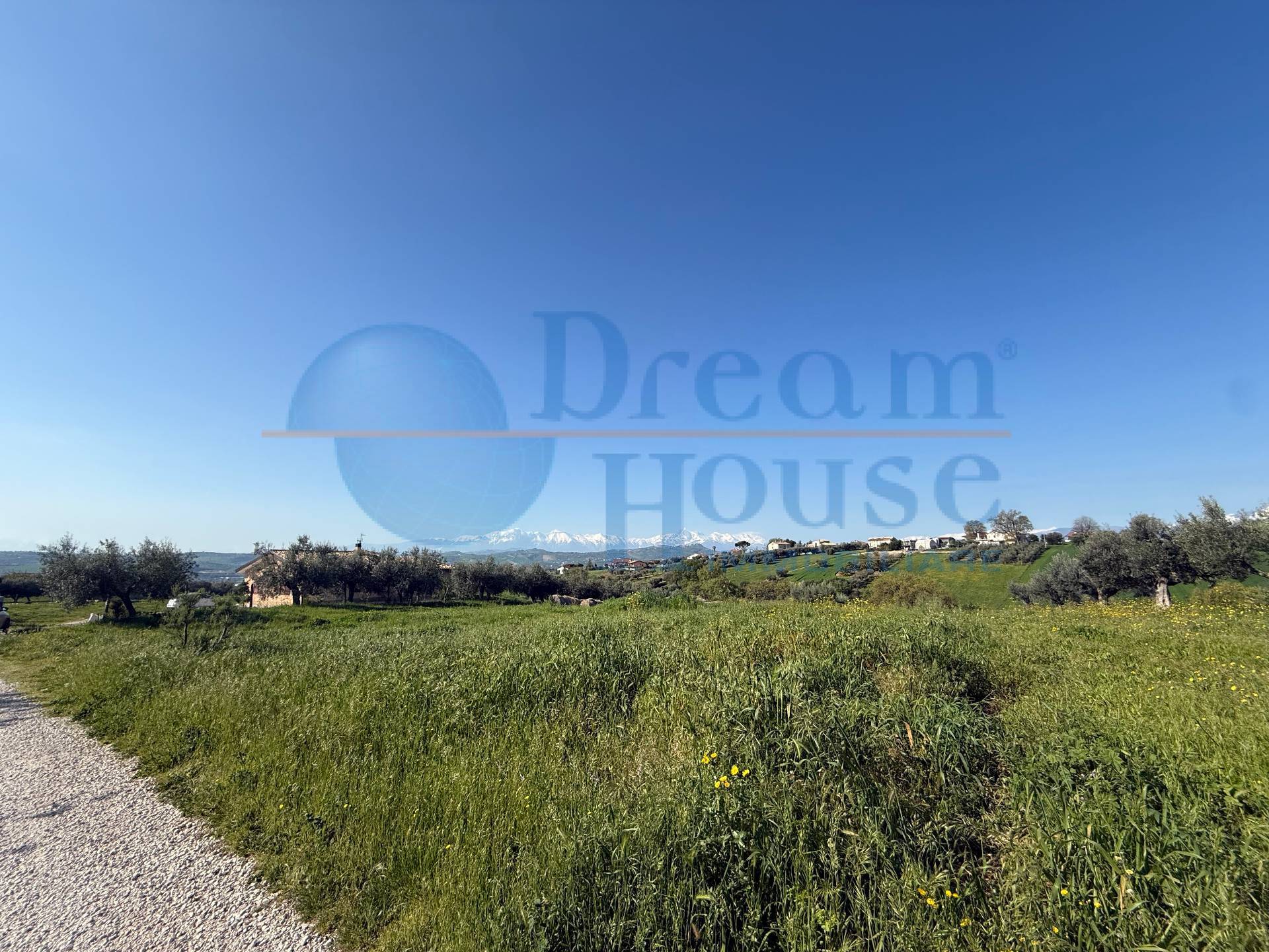 Terreno edificabile in vendita a Mosciano Sant'Angelo