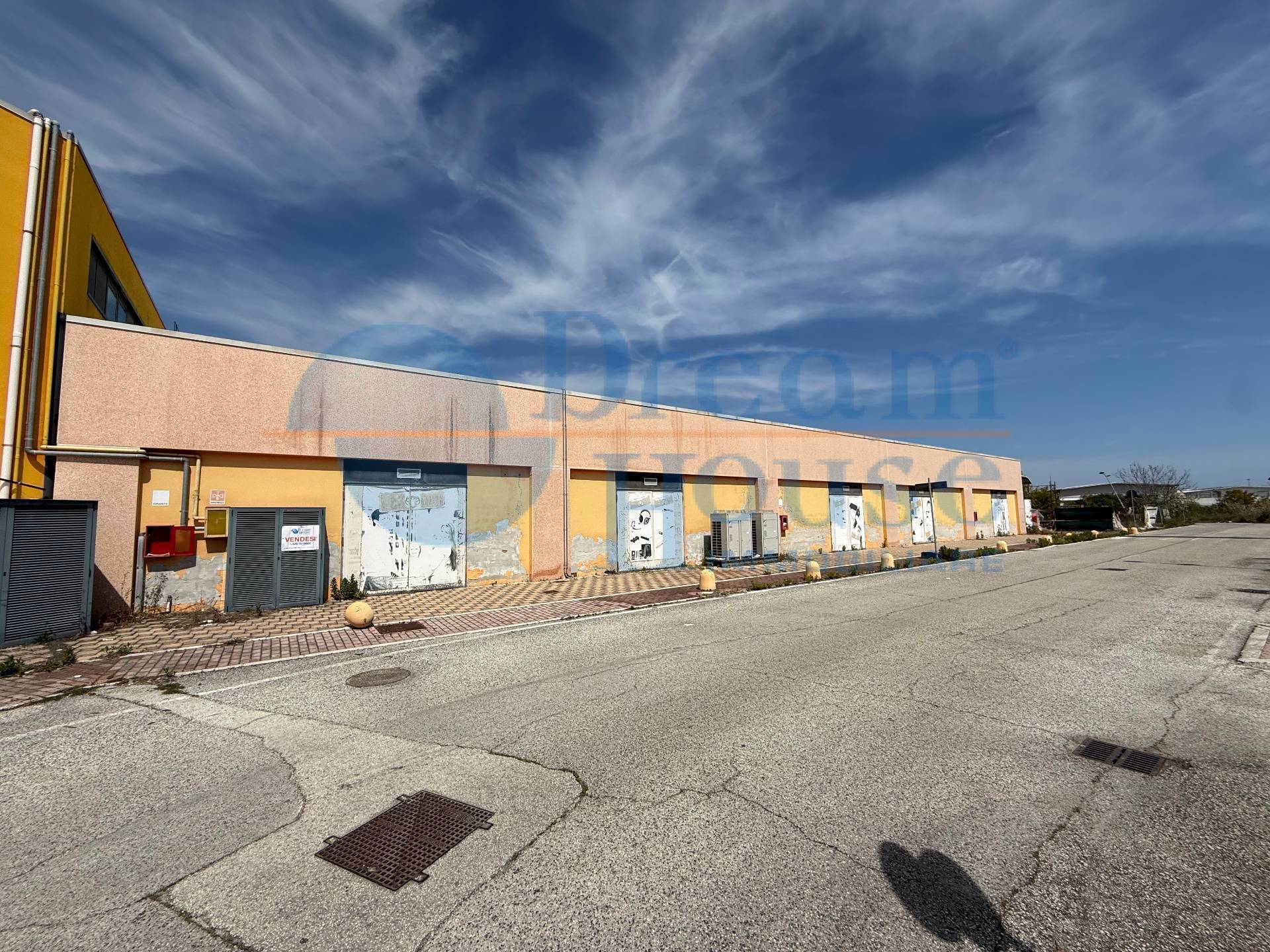 Locale Commerciale in vendita a Martinsicuro