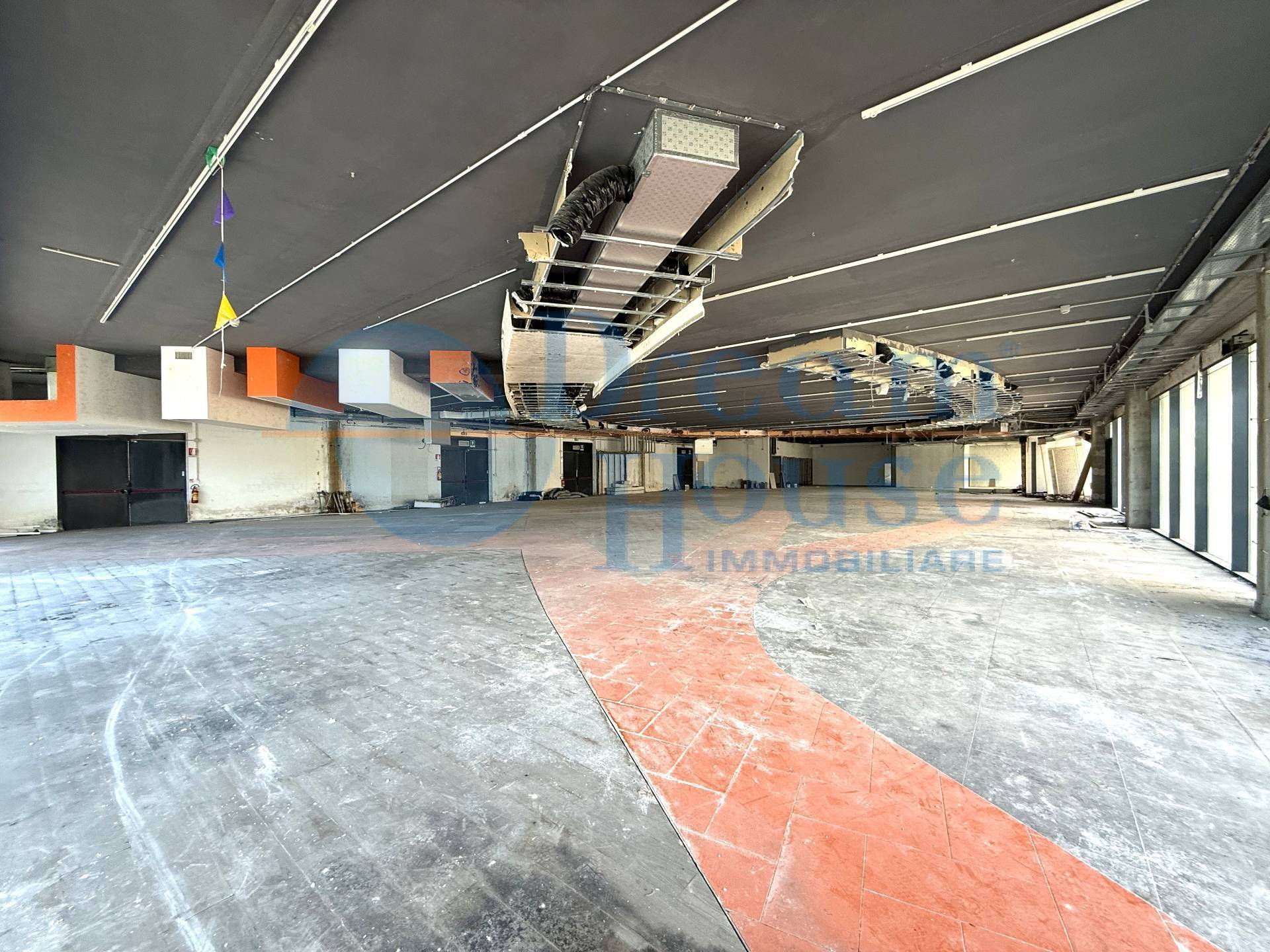 Locale Commerciale in vendita a Martinsicuro