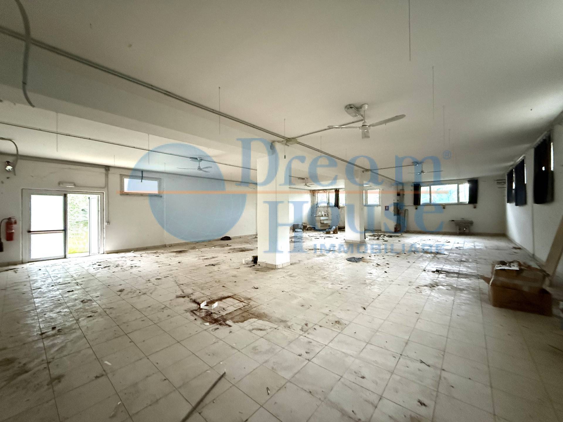 Opificio in vendita a Teramo