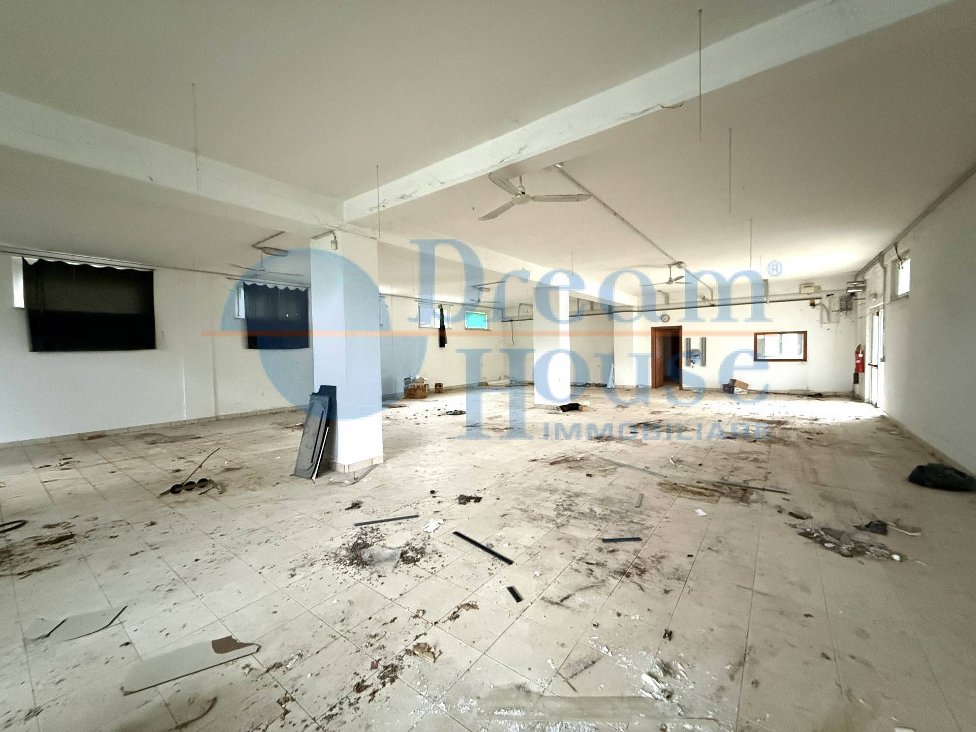 Opificio in vendita a Teramo