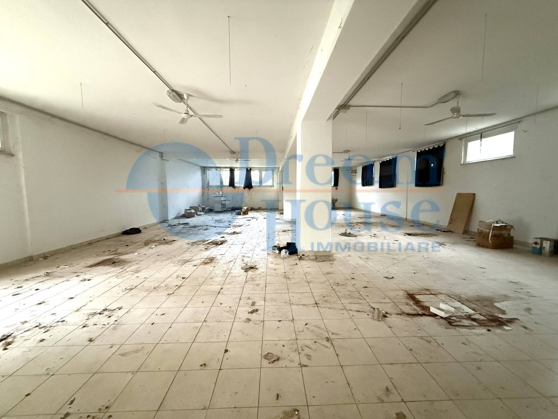 Opificio in vendita a Teramo