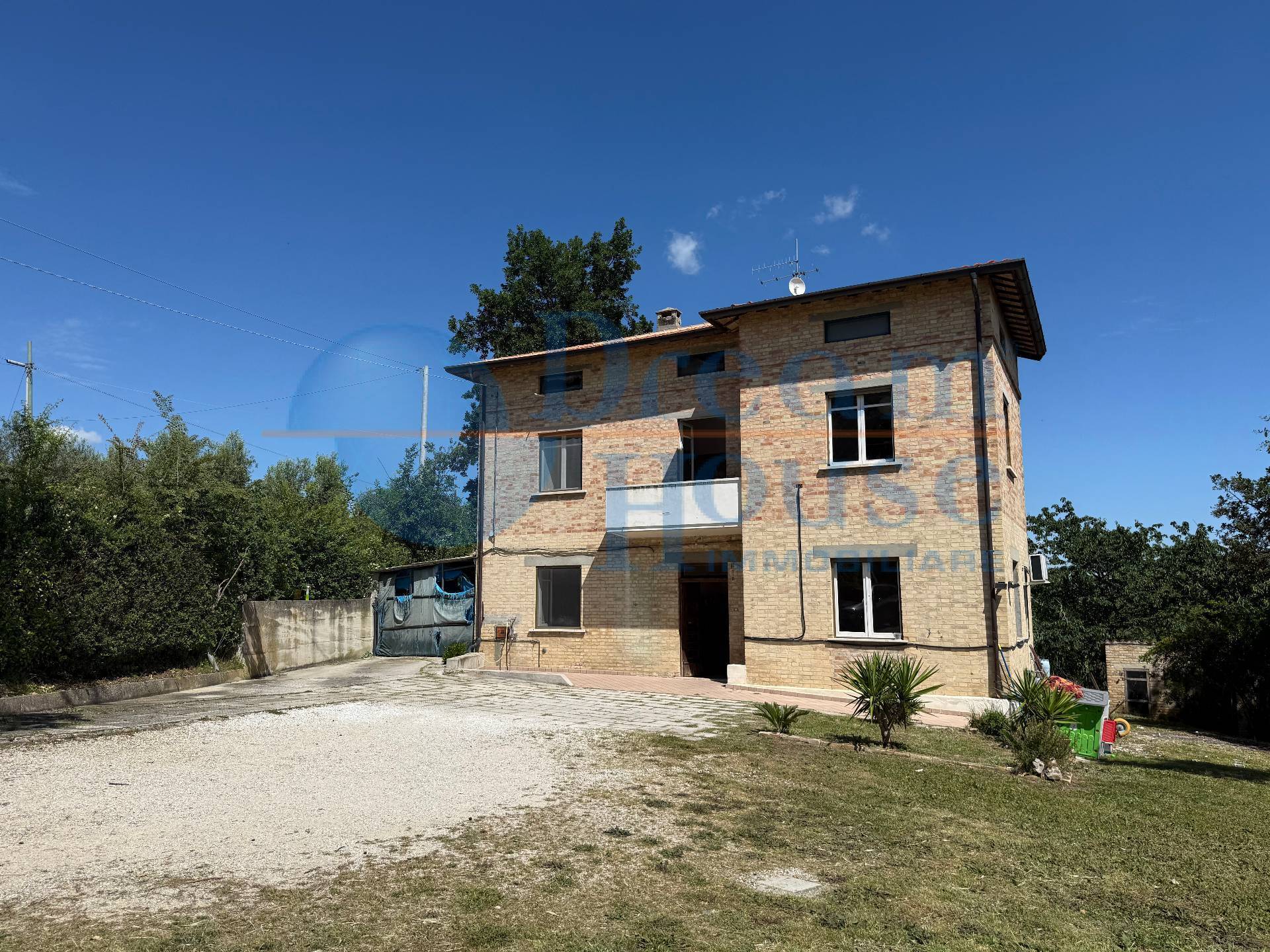 Casa singola/ Villa in vendita a Controguerra