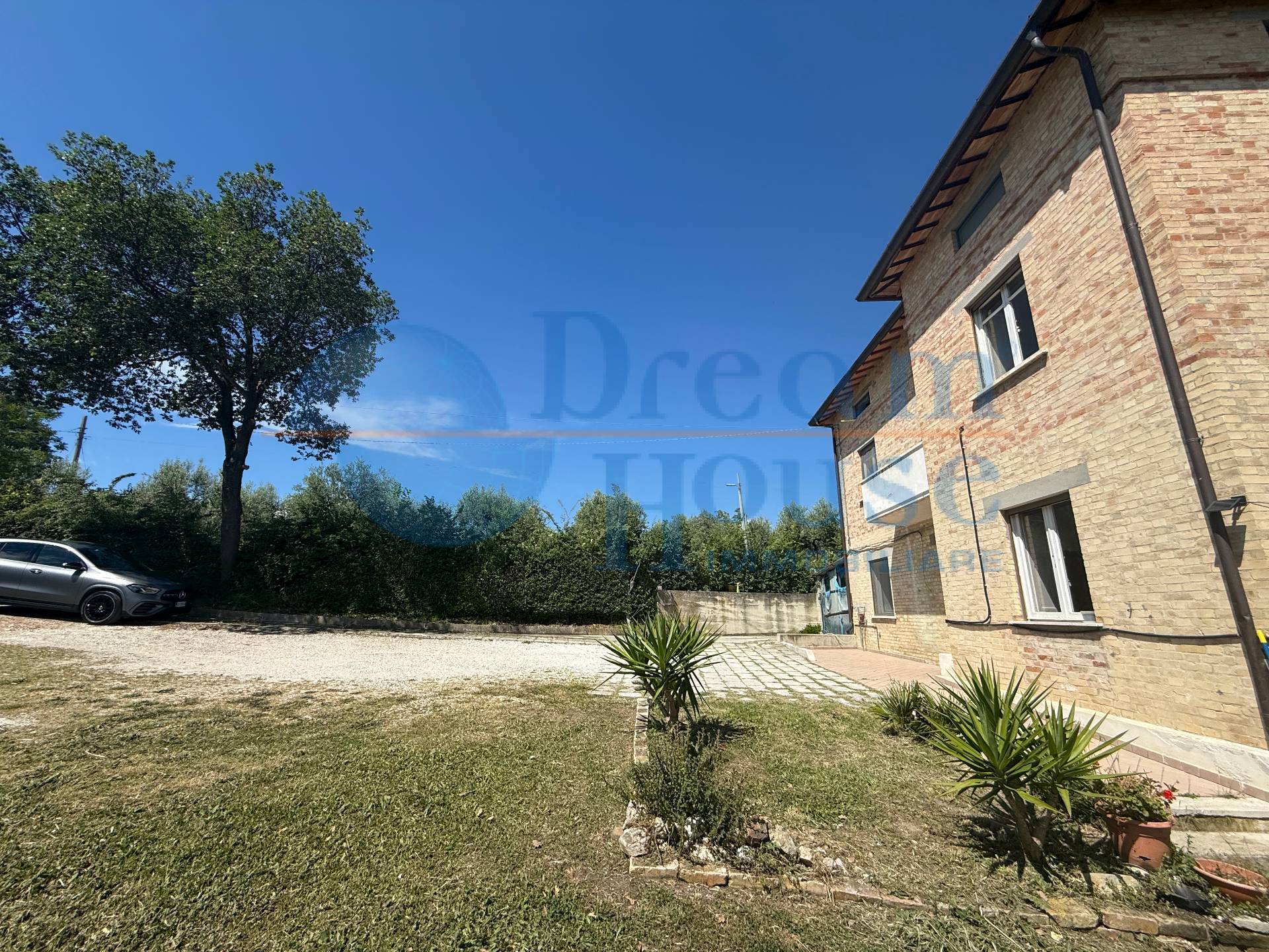 Casa singola/ Villa in vendita a Controguerra